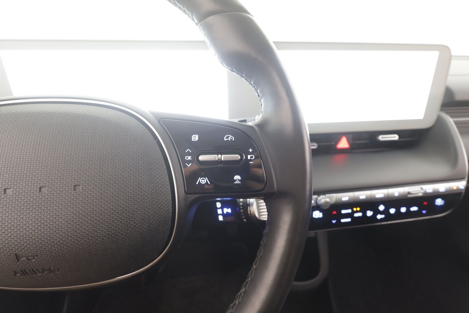 HYUNDAI IONIQ 5 2023 58 kWh AWD - | ACC | ILP | HDA | P.kamera | LED | HBA | Apple & Android | Bluetooth | Lämm. ratti | 2x kaapelit | 2x renkaat aluin | Merkkihuollot | 