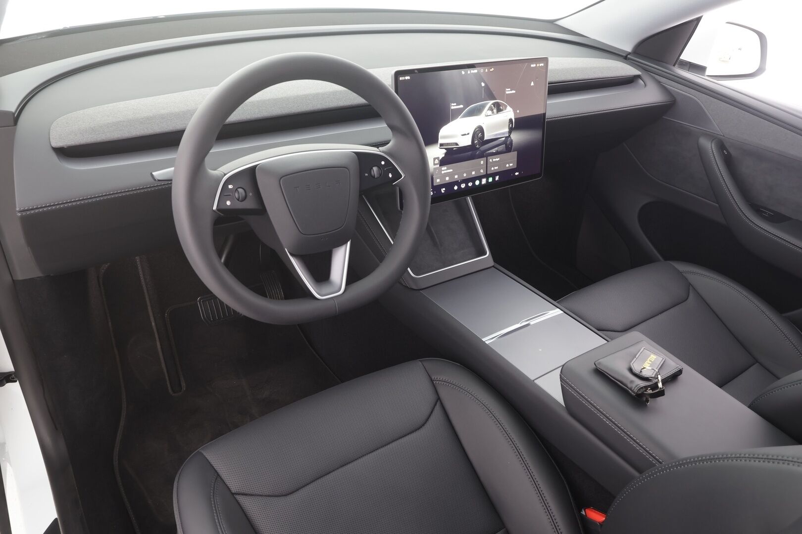 TESLA MODEL Y 2025 Long Range AWD Juniper - | ACC | ILP | Ilmastoidut sähkönahat | Matrix | Premium Audio | Lasikatto | Muistipenkki | Takanäyttö | Ambient light | Sähk. takaluukku | Lämm. ratti | 