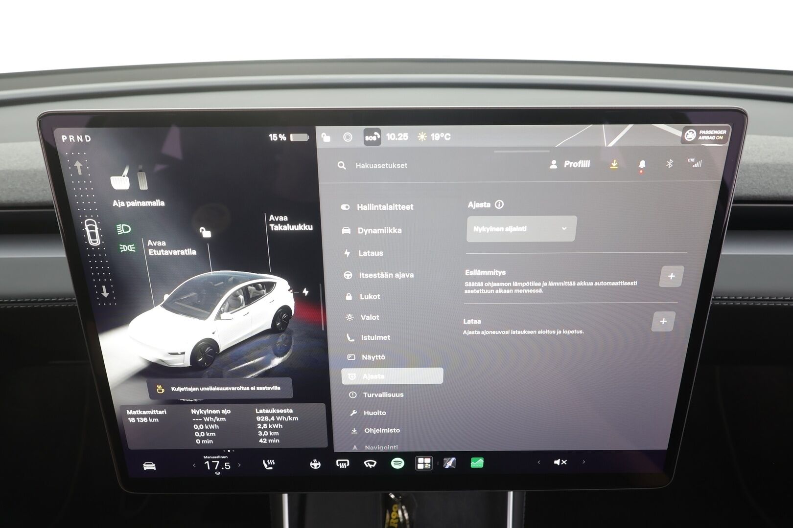 TESLA MODEL Y 2025 Long Range AWD Juniper - | ACC | ILP | Ilmastoidut sähkönahat | Matrix | Premium Audio | Lasikatto | Muistipenkki | Takanäyttö | Ambient light | Sähk. takaluukku | Lämm. ratti | 