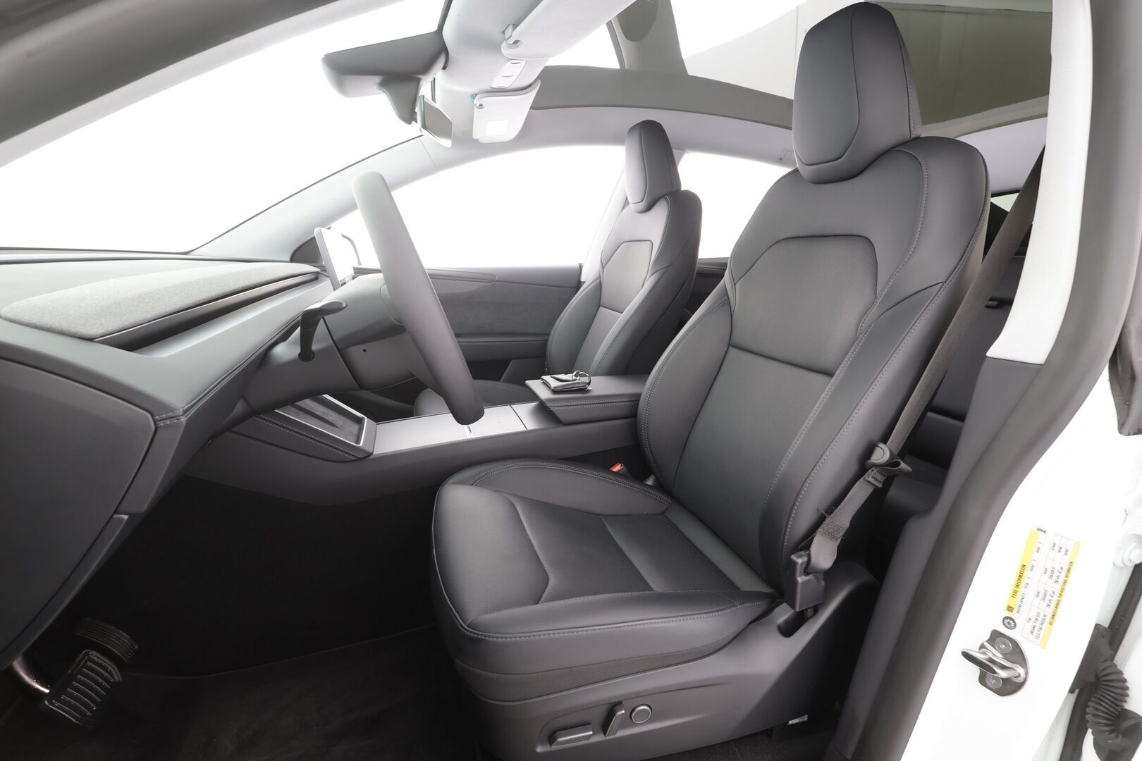 TESLA MODEL Y 2025 Long Range AWD Juniper - | ACC | ILP | Ilmastoidut sähkönahat | Matrix | Premium Audio | Lasikatto | Muistipenkki | Takanäyttö | Ambient light | Sähk. takaluukku | Lämm. ratti | 