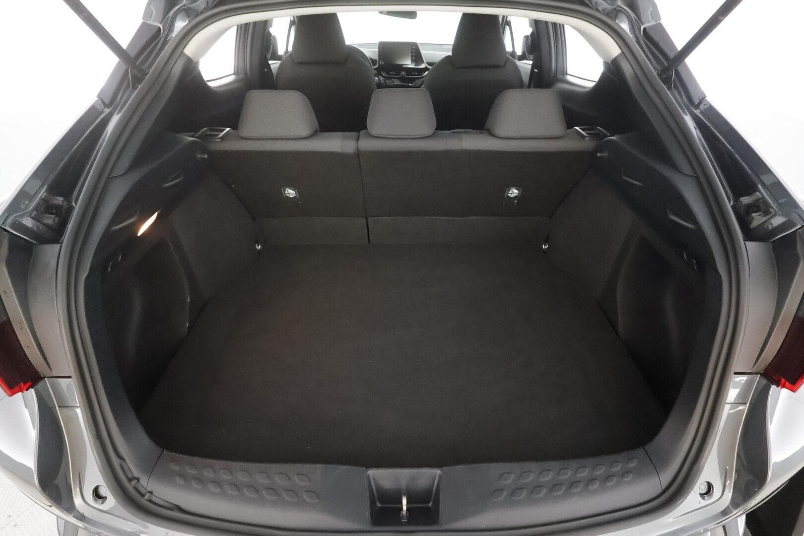 Toyota C-HR 2023 1,8 Hybrid Active - | ACC | LED | P.kamera ja tutkat | Lane Assist | Apple & Android | BT | Aut. pitkät | Penkinlämmittimet | RSA | PCS | Merkkihuollot | ALV |