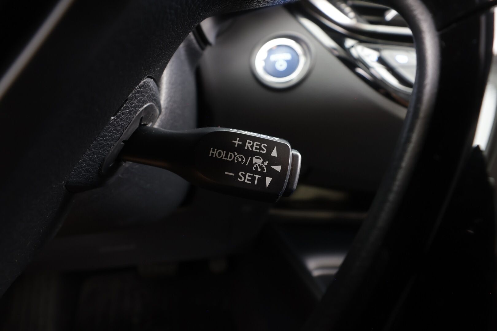 Toyota C-HR 2023 1,8 Hybrid Active - | ACC | LED | P.kamera ja tutkat | Lane Assist | Apple & Android | BT | Aut. pitkät | Penkinlämmittimet | RSA | PCS | Merkkihuollot | ALV |
