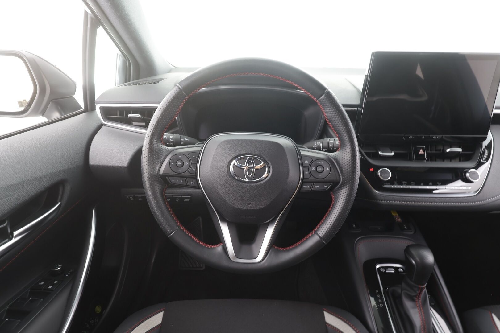 TOYOTA COROLLA 2024 GR Sport Touring 2,0 Hybrid - | ACC | Facelift | HUD | Puolinahat | Digimittaristo | LDA | BSM | PDA | P.kamera ja tutkat | Keyless | Lämm. ratti | Apple & Android | Merkkihuollot |