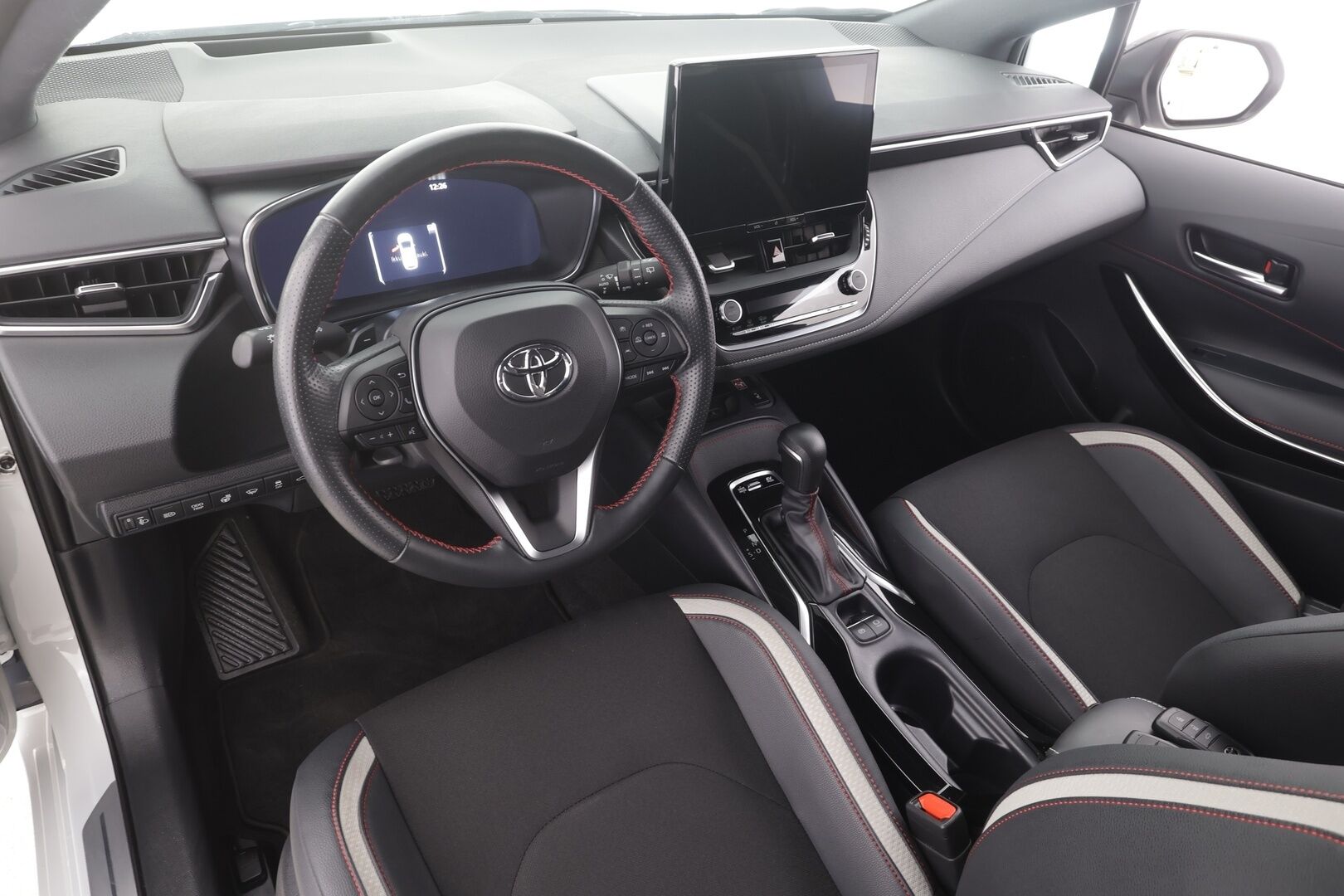 TOYOTA COROLLA 2024 GR Sport Touring 2,0 Hybrid - | ACC | Facelift | HUD | Puolinahat | Digimittaristo | LDA | BSM | PDA | P.kamera ja tutkat | Keyless | Lämm. ratti | Apple & Android | Merkkihuollot |