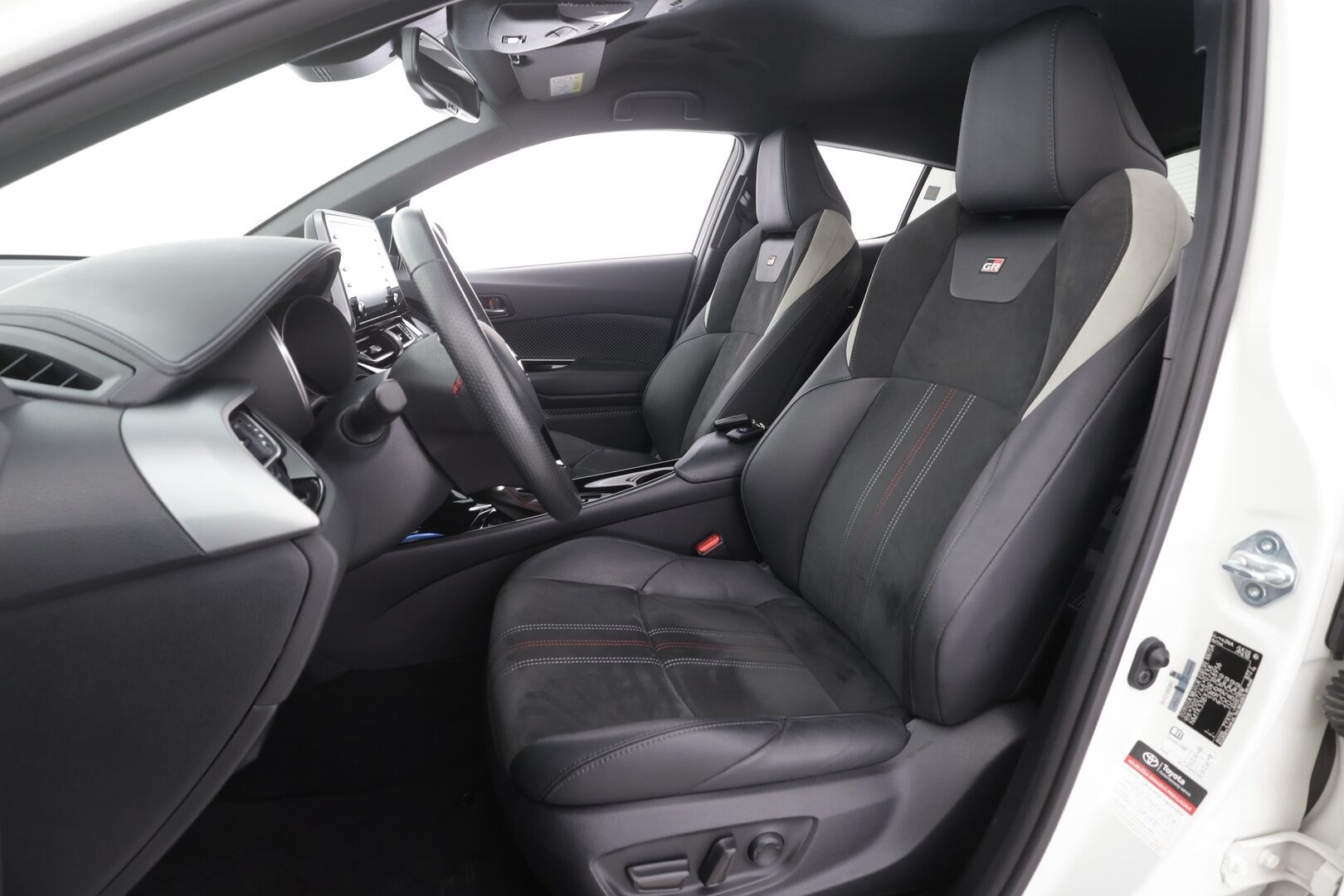 Toyota C-HR 2022 1,8 Hybrid GR Sport - | ACC | LED | P.Kamera | Sähköpenkki | Navi | Ratinlämmitys | Puolinahat | Apple&Android | 