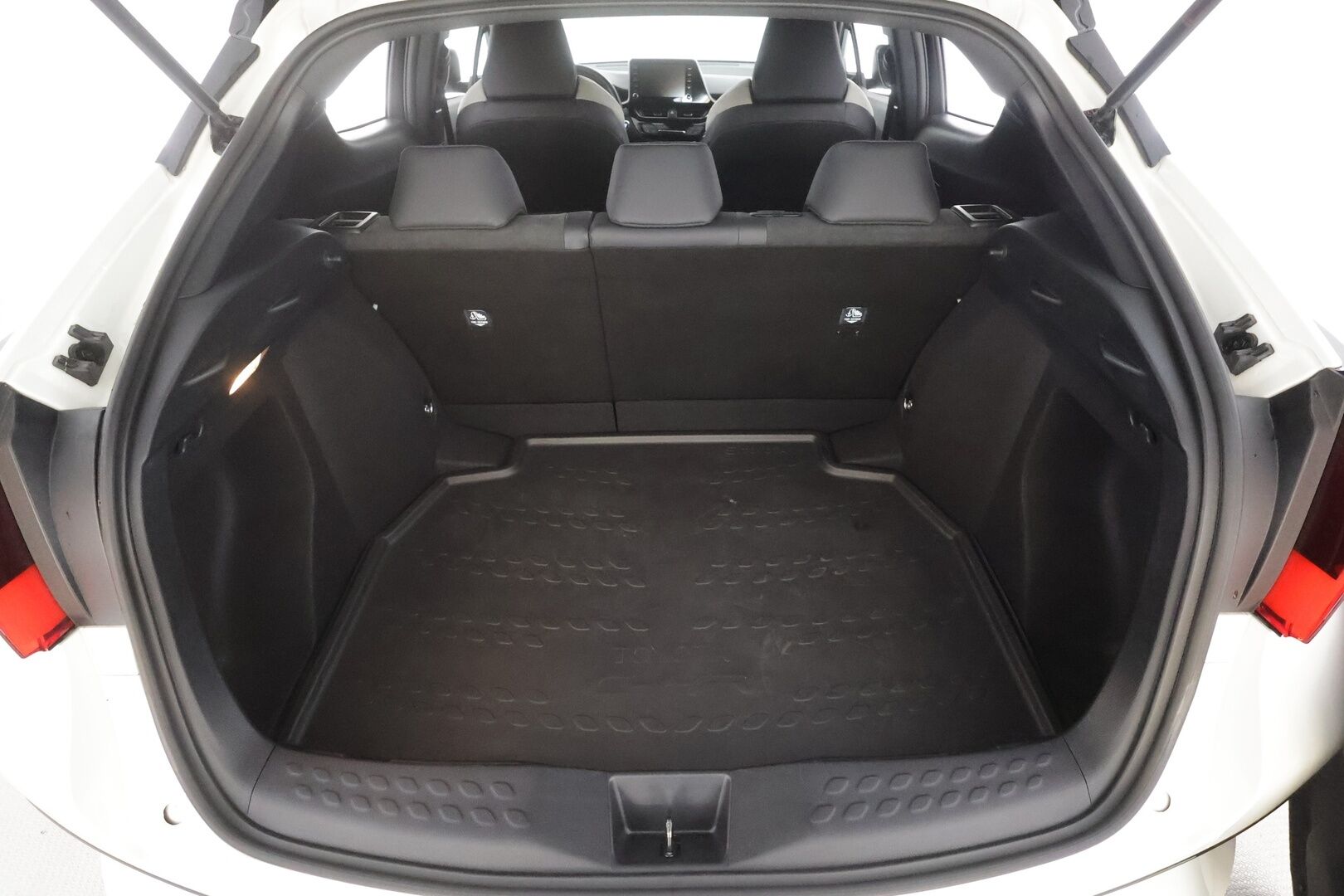 Toyota C-HR 2022 1,8 Hybrid GR Sport - | ACC | LED | P.Kamera | Sähköpenkki | Navi | Ratinlämmitys | Puolinahat | Apple&Android | 
