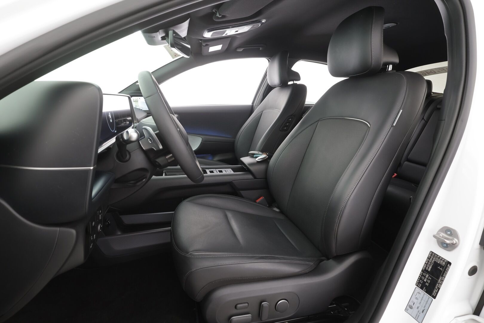 Hyundai IONIQ 6 2024 77 kWh 325 hv AWD Ultimate - | ACC | ILP | HUD | 360° | Bose | Ilm. sähkönahat | Matrix | Kamerapeilit | HDA | BSM | Ambient light | Sähk. takaluukku | Keyless | Lämm. ratti |