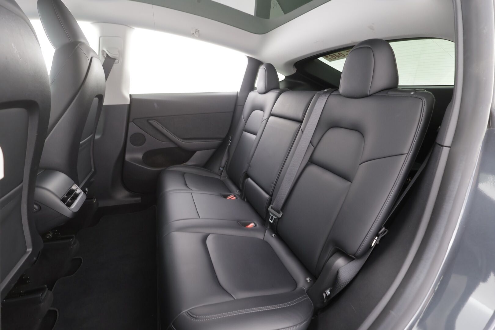 TESLA MODEL Y 2023 RWD - | ACC | ILP | Koukku | Turbine | Ryzen | Premium Audio | Matrix | Lasikatto | Muistipenkki | Sähkönahat | 2x renkaat aluin | ALV | 