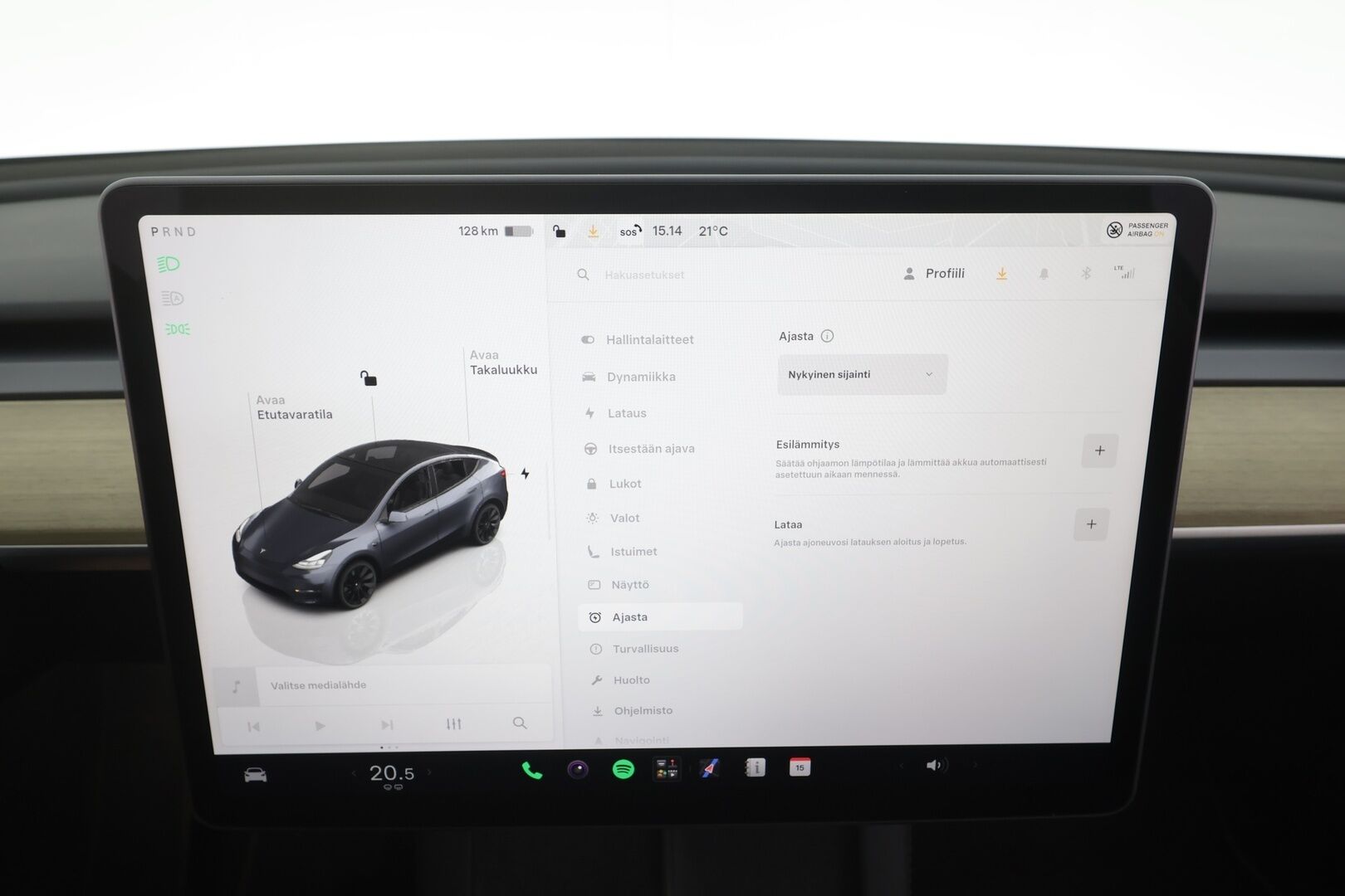 TESLA MODEL Y 2023 RWD - | ACC | ILP | Koukku | Turbine | Ryzen | Premium Audio | Matrix | Lasikatto | Muistipenkki | Sähkönahat | 2x renkaat aluin | ALV | 