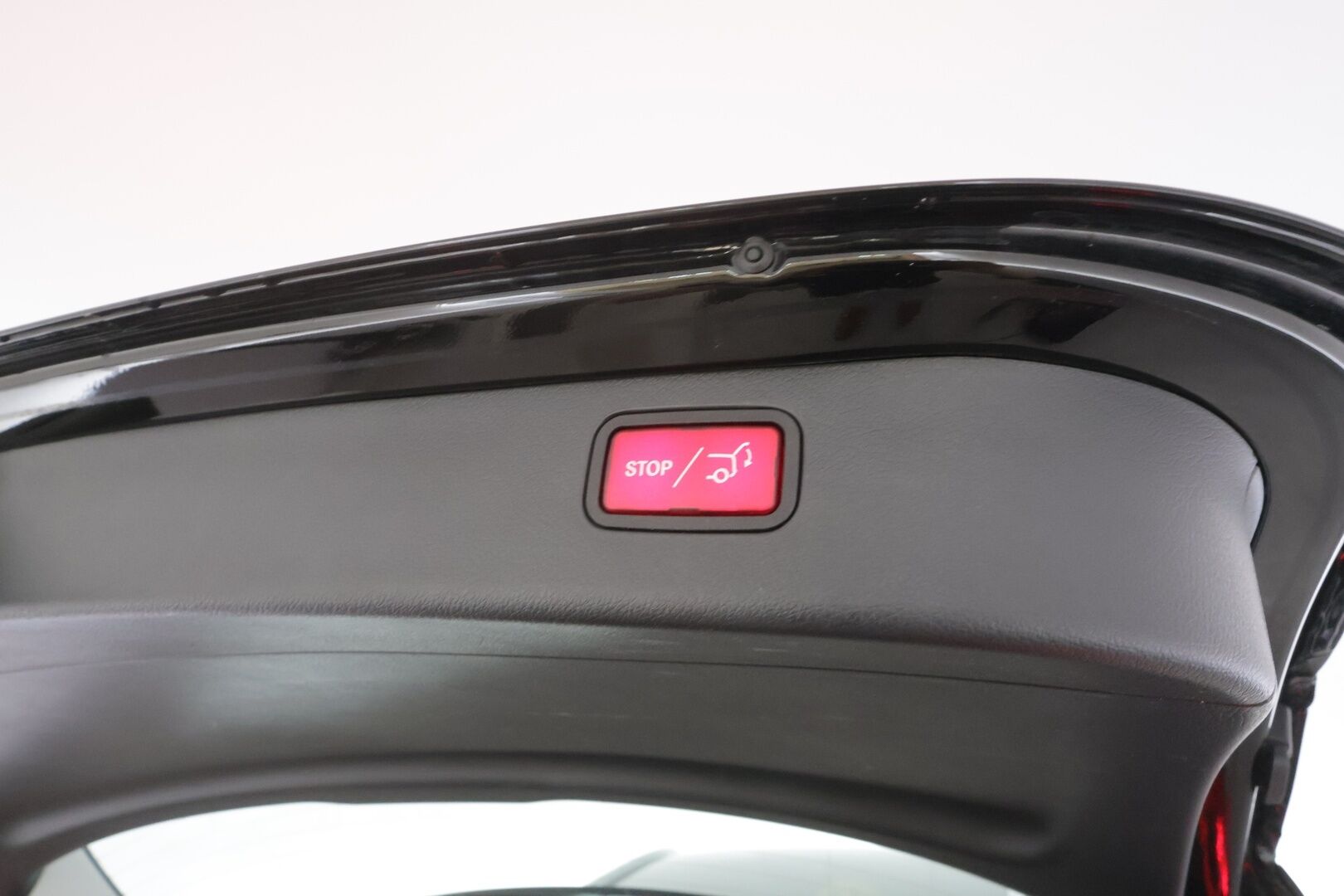MERCEDES-BENZ C 2023 300e T a 9G-Tronic Avantgarde - | Distronic Pro | Koukku | Burmester | P.Kamera | Sähköpenkit | LED High Performance | Apple&Android | Kahdet Renkaat | Koti&Kauppalaturi |