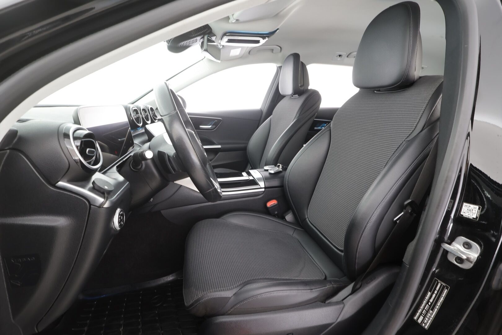 MERCEDES-BENZ C 2023 300e T a 9G-Tronic Avantgarde - | Distronic Pro | Koukku | Burmester | P.Kamera | Sähköpenkit | LED High Performance | Apple&Android | Kahdet Renkaat | Koti&Kauppalaturi |