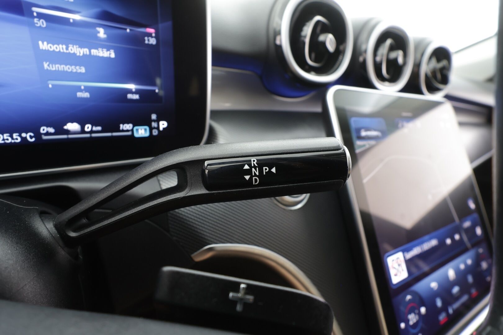 MERCEDES-BENZ C 2023 300e T a 9G-Tronic Avantgarde - | Distronic Pro | Koukku | Burmester | P.Kamera | Sähköpenkit | LED High Performance | Apple&Android | Kahdet Renkaat | Koti&Kauppalaturi |