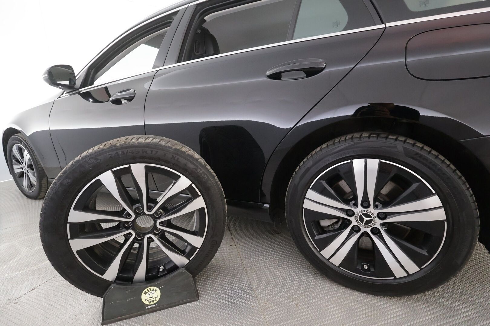 MERCEDES-BENZ C 2023 300e T a 9G-Tronic Avantgarde - | Distronic Pro | Koukku | Burmester | P.Kamera | Sähköpenkit | LED High Performance | Apple&Android | Kahdet Renkaat | Koti&Kauppalaturi |