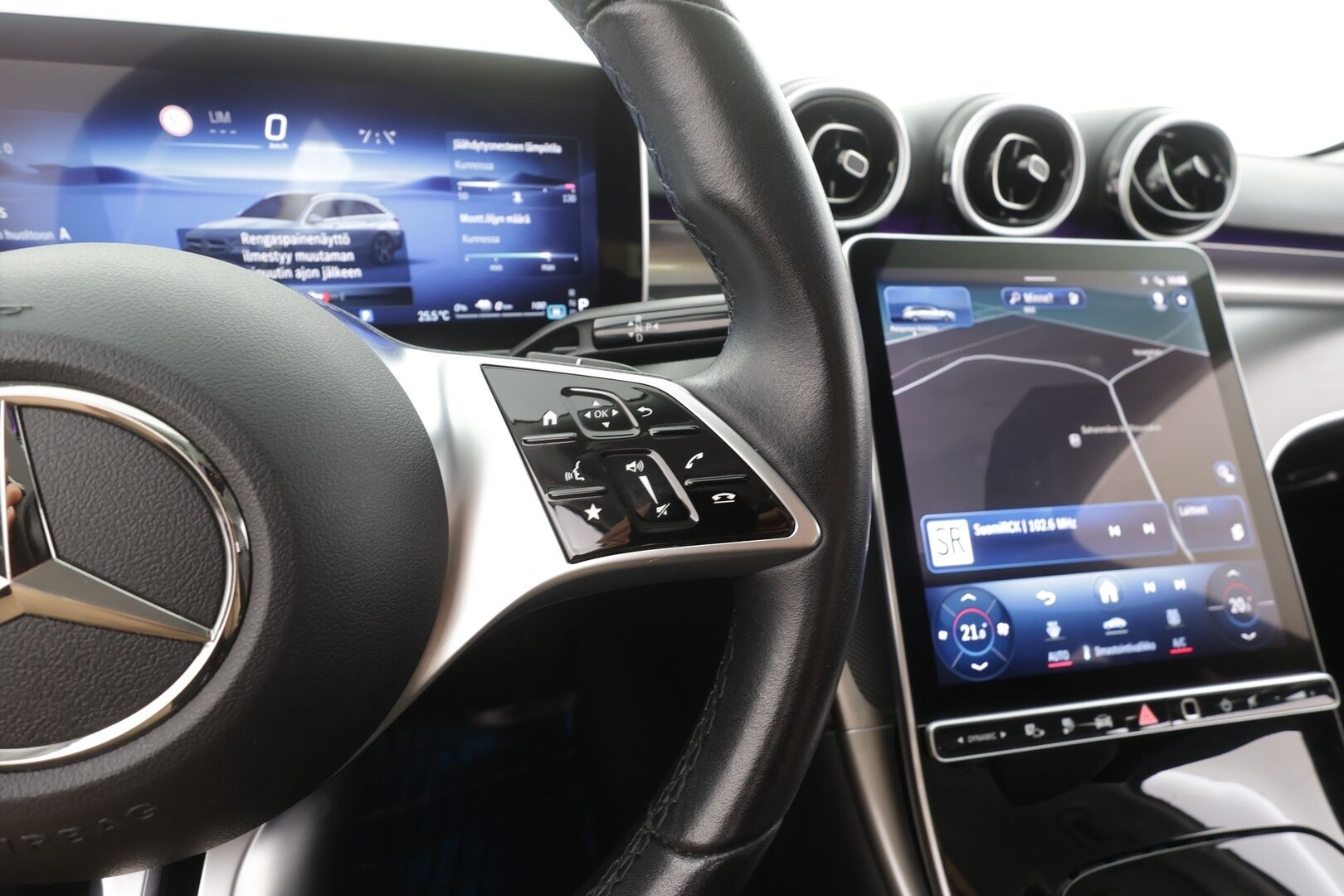 MERCEDES-BENZ C 2023 300e T a 9G-Tronic Avantgarde - | Distronic Pro | Koukku | Burmester | P.Kamera | Sähköpenkit | LED High Performance | Apple&Android | Kahdet Renkaat | Koti&Kauppalaturi |