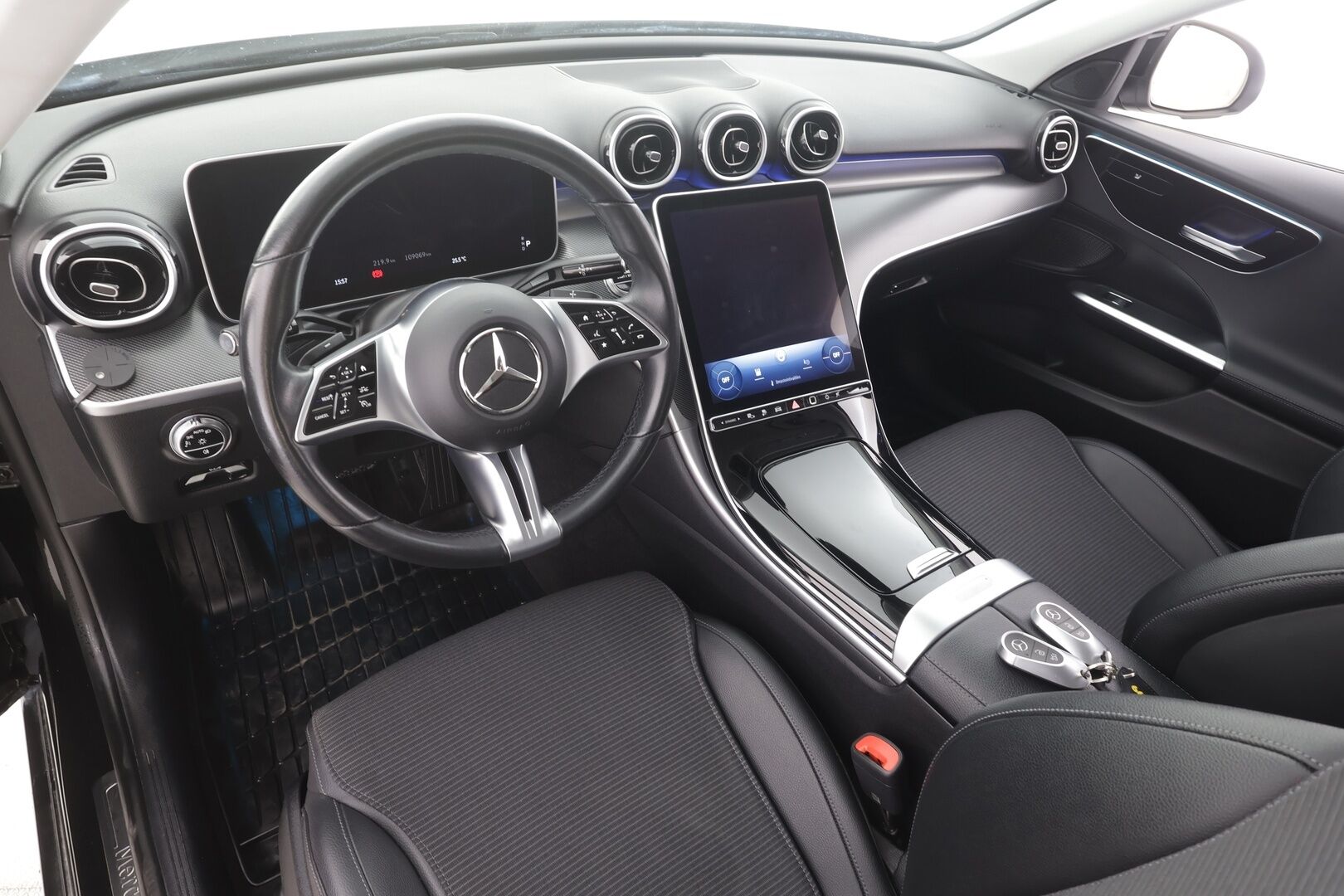 MERCEDES-BENZ C 2023 300e T a 9G-Tronic Avantgarde - | Distronic Pro | Koukku | Burmester | P.Kamera | Sähköpenkit | LED High Performance | Apple&Android | Kahdet Renkaat | Koti&Kauppalaturi |