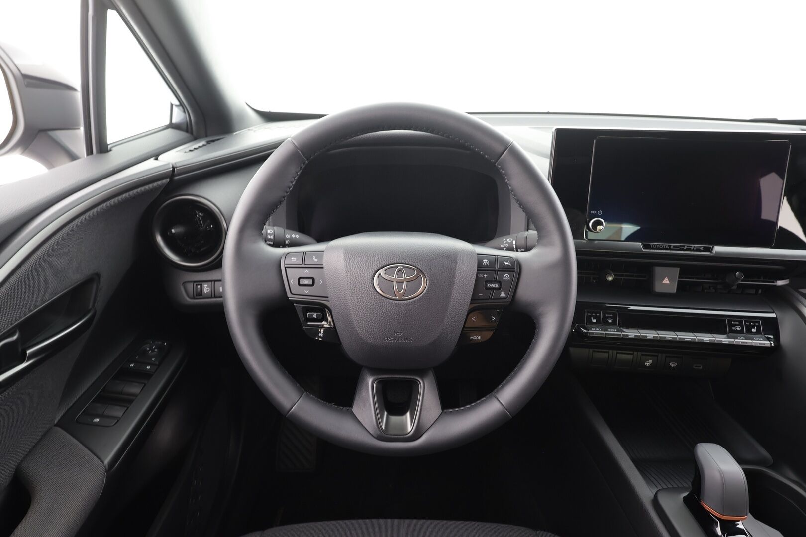 TOYOTA C-HR 2025 2,0 Plug-in Hybrid Edition - ACC | Kamera | LED | Ratinlämmitys | Keyless | Apple&Android | Kahdet renkaat alumiinivantein