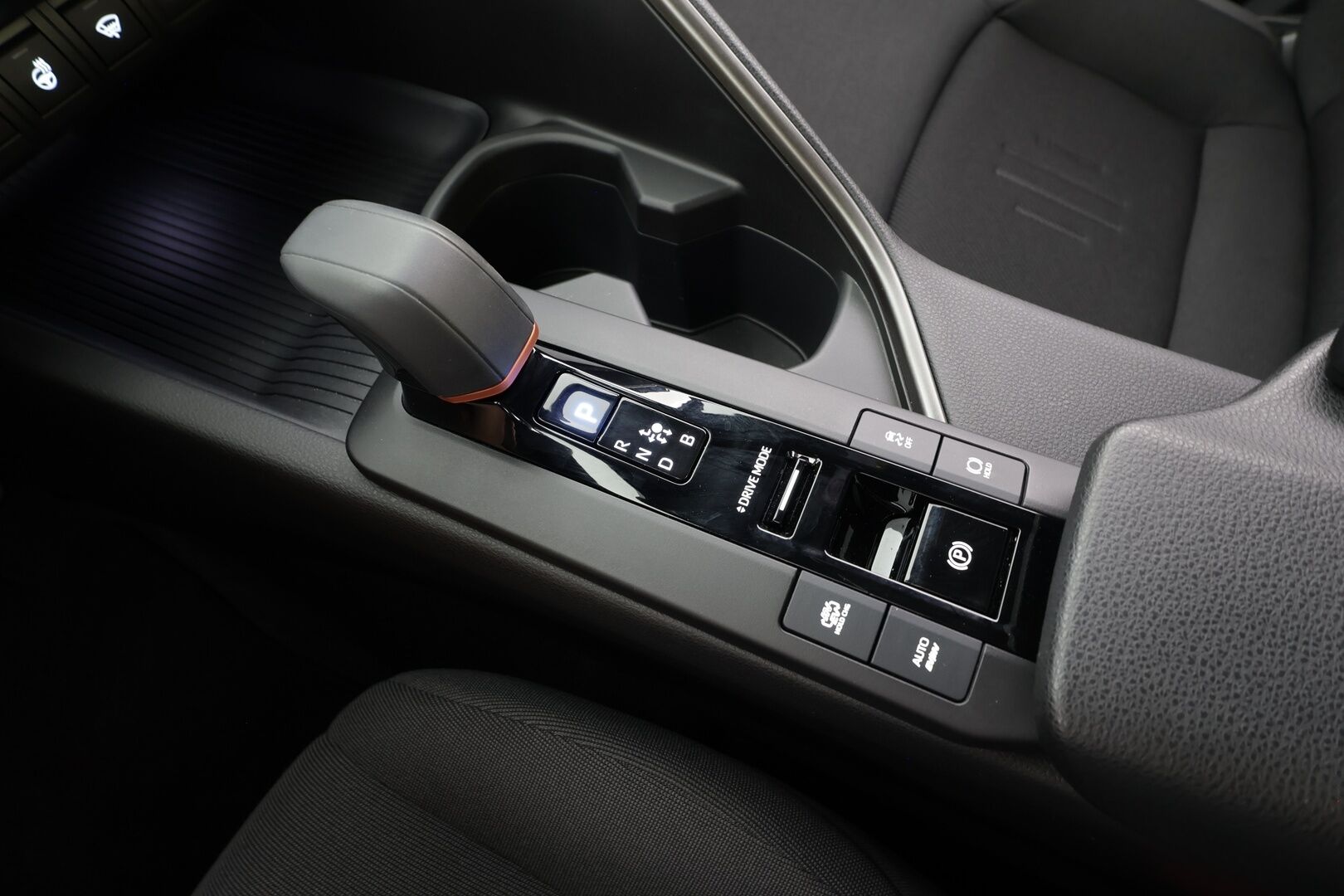 TOYOTA C-HR 2025 2,0 Plug-in Hybrid Edition - | ACC | ILP | P.kamera | Digimittaristo | Keyless | LED | BSM | RCTA | LDA | PDA | Lämm. ratti | Apple & Android | 2x renkaat aluin | ALV |