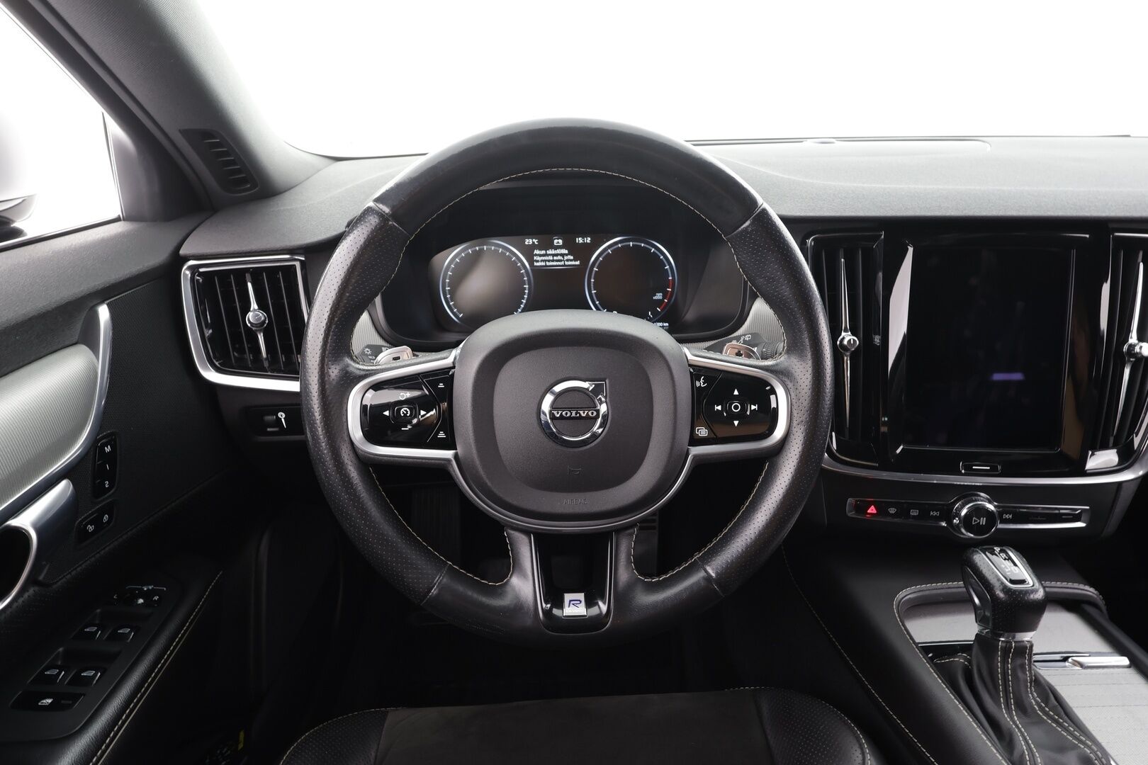 Volvo V90 2017 T5 R-Design - | ACC | Koukku | Webasto | Muistipenkki | Nahka-alcantara | BLIS |Pilot Assist | Full-LED Active | P.kamera | Apple & Android | Digimittari | 