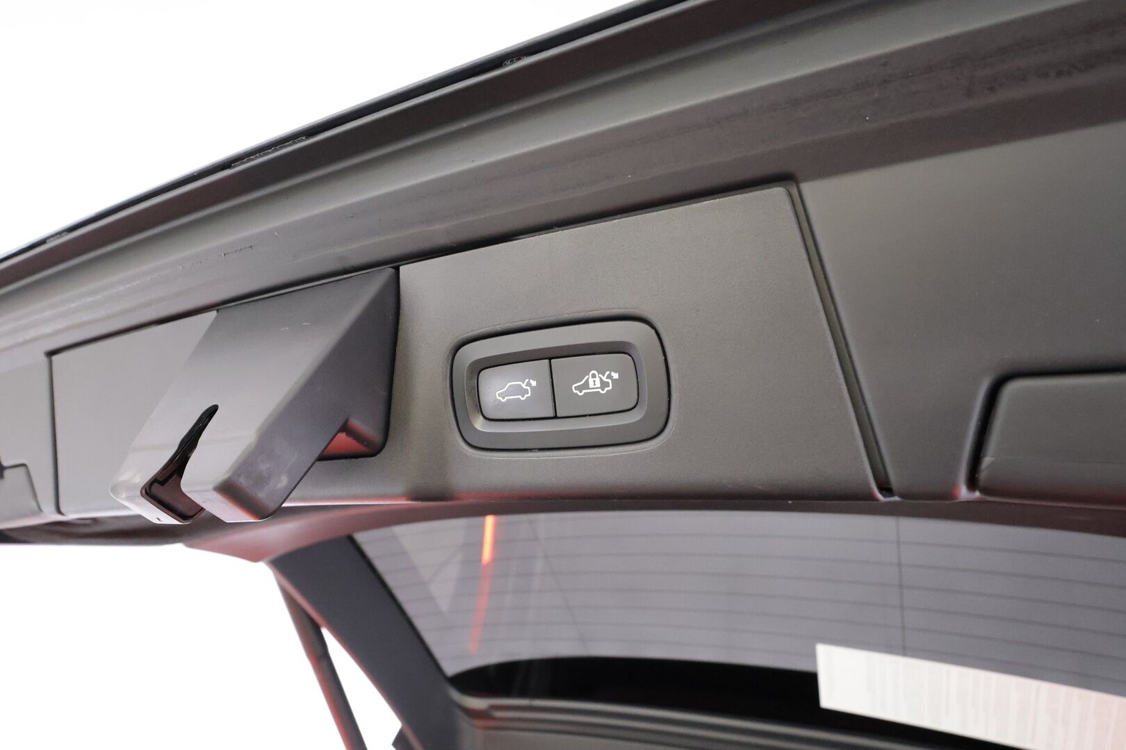 Volvo V90 2017 T5 R-Design - | ACC | Koukku | Webasto | Muistipenkki | Nahka-alcantara | BLIS |Pilot Assist | Full-LED Active | P.kamera | Apple & Android | Digimittari | 