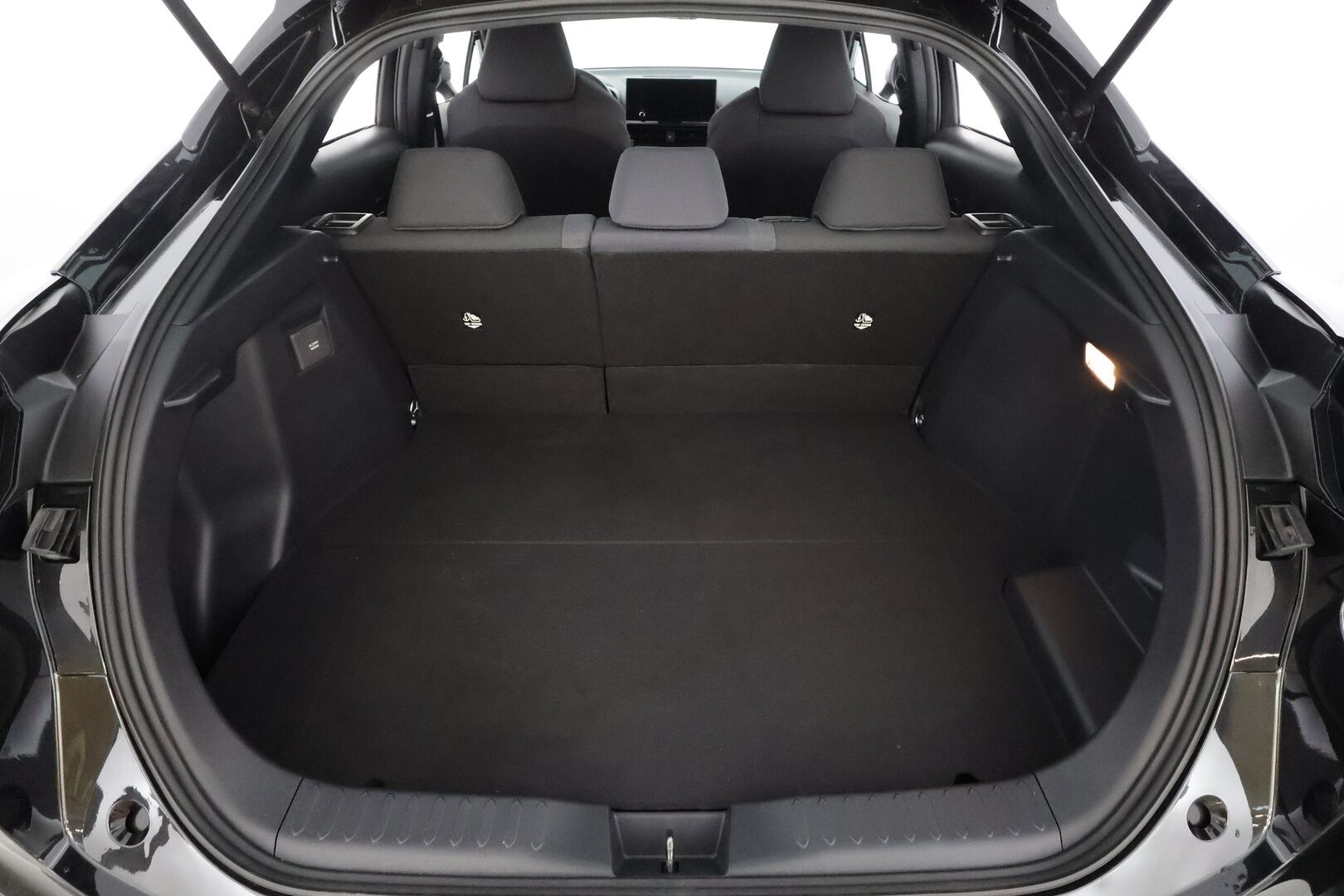 TOYOTA C-HR 2025 2,0 Plug-in Hybrid Edition - | ACC | ILP | P.kamera | Digimittaristo | Keyless | LED | BSM | RCTA | LDA | PDA | Lämm. ratti | Apple & Android | 2x renkaat aluin | ALV |
