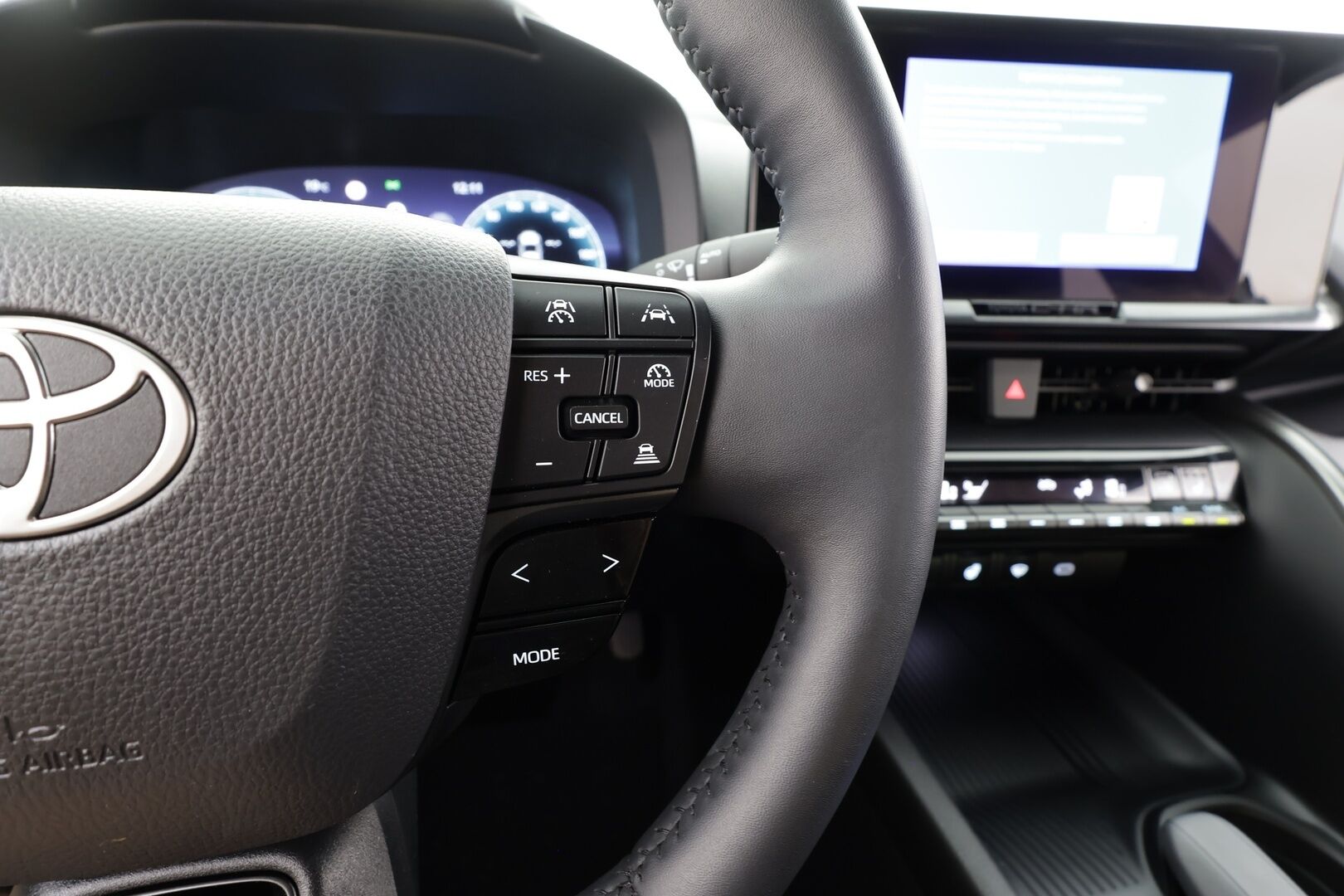 TOYOTA C-HR 2025 2,0 Plug-in Hybrid Edition - | ACC | ILP | P.kamera | Digimittaristo | Keyless | LED | BSM | RCTA | LDA | PDA | Lämm. ratti | Apple & Android | 2x renkaat aluin | ALV |