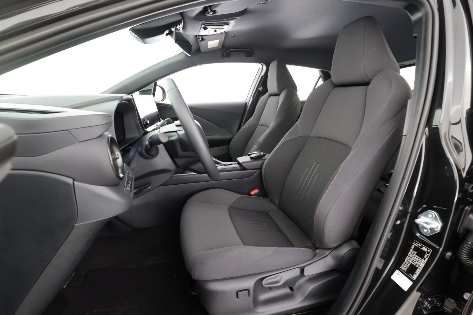 TOYOTA C-HR 2025 2,0 Plug-in Hybrid Edition - | ACC | ILP | P.kamera | Digimittaristo | Keyless | LED | BSM | RCTA | LDA | PDA | Lämm. ratti | Apple & Android | 2x renkaat aluin | ALV |