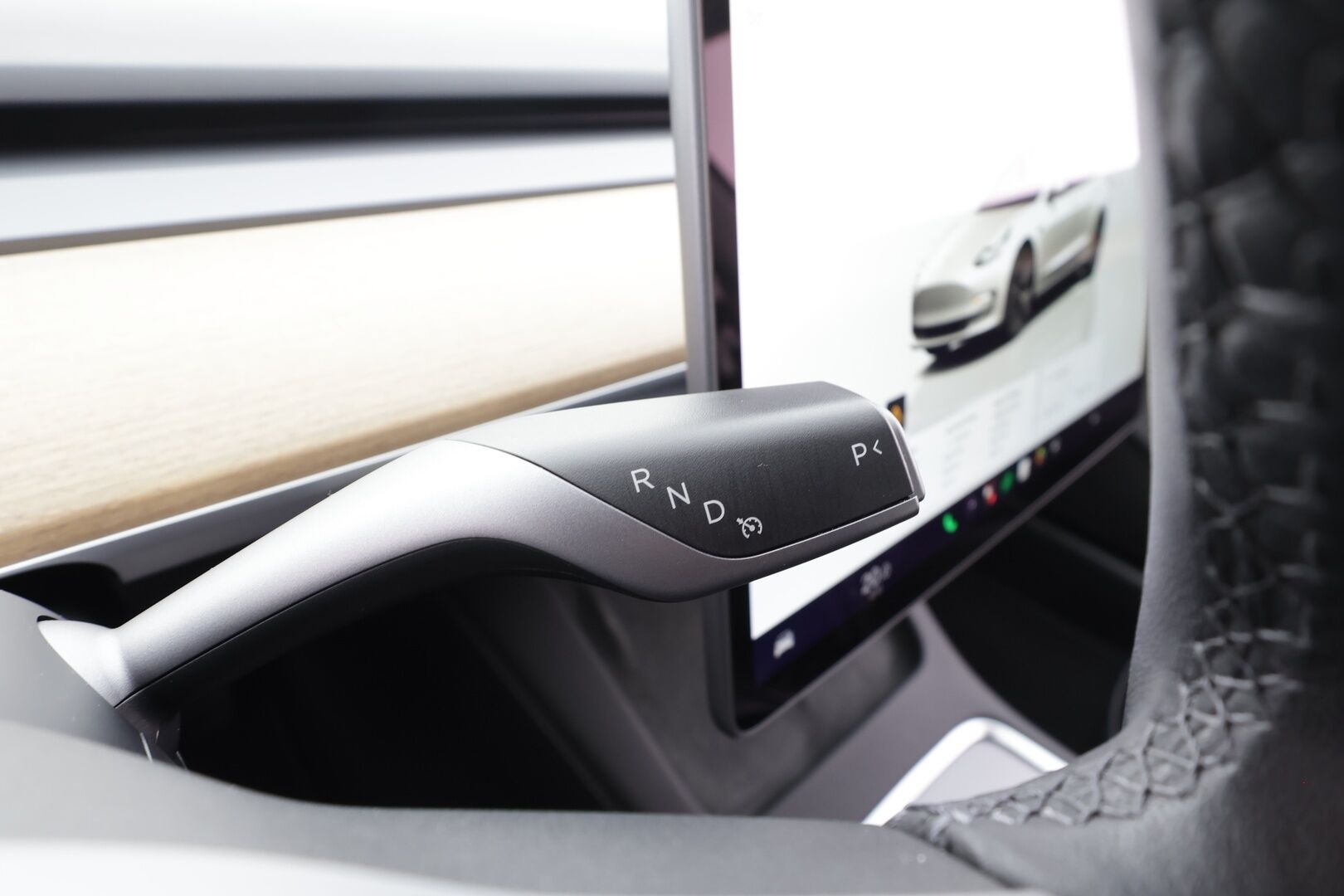 Tesla Model 3 2023 RWD - | ACC | ILP | Ryzen | Lasikatto | Matrix | Muistipenkki | Nahkasisusta | P.kamera | Autosteer | Sähk. takakontti | Lämm. ratti | 2x renkaat aluin |