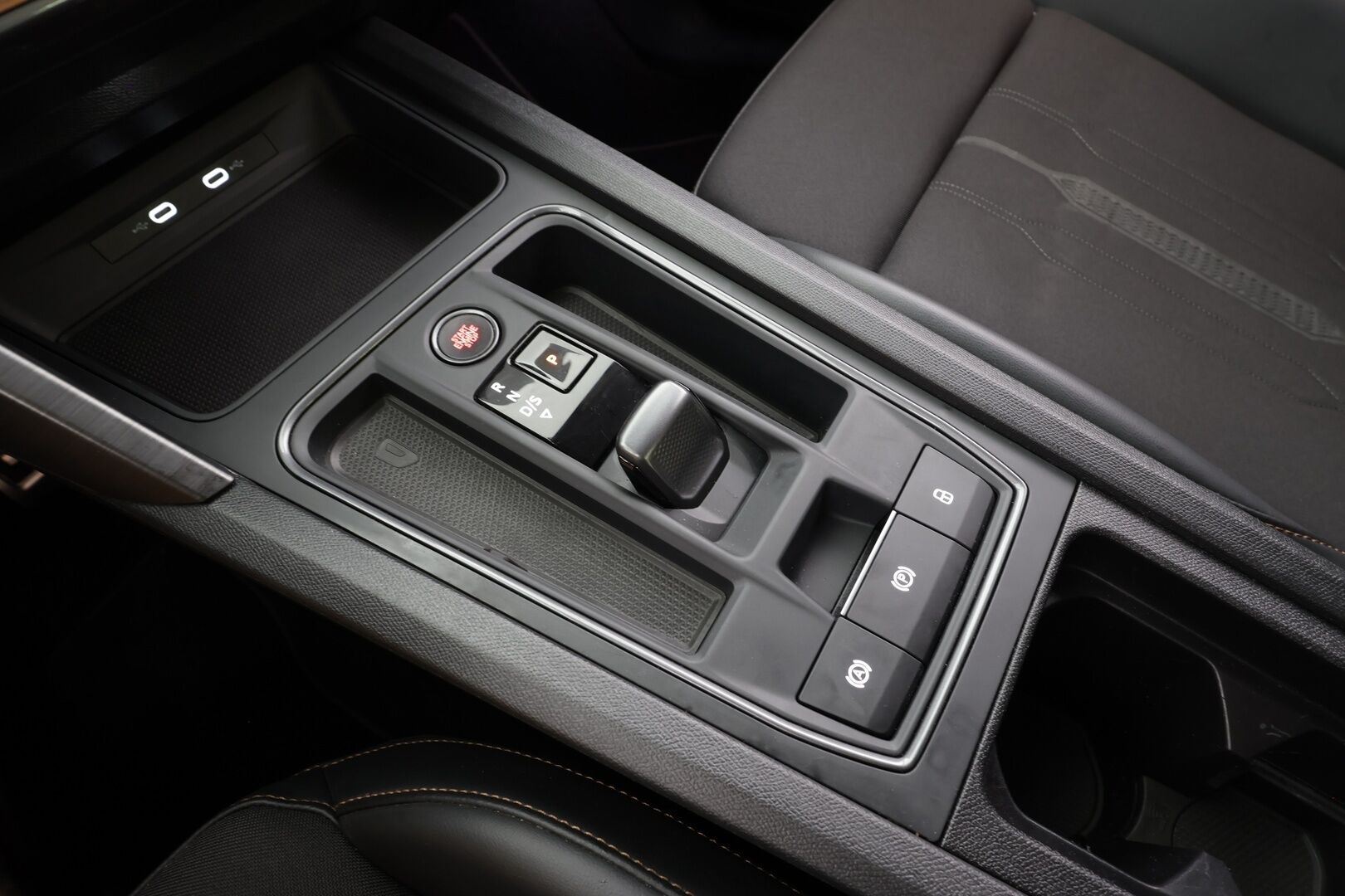 CUPRA Formentor 2024 VZ 1.4 PHEV 180 kW e-HYBRID DSG - | ACC | Koukku | DCC | Puolinahat | Sporttipenkit | Ambient | Travel Assist | Side Assist | RCTA | P.kamera | Keyless | Lämm. ratti | Merkkihuollot |