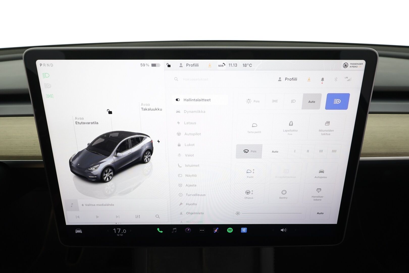 TESLA MODEL Y 2023 RWD - | ACC | ILP | Koukku | Ryzen | Matrix | Premium Audio | Lasikatto | Sähkönahat | Muistipenkki | P.kamera | Autosteer | 2x renkaat aluin | ALV |