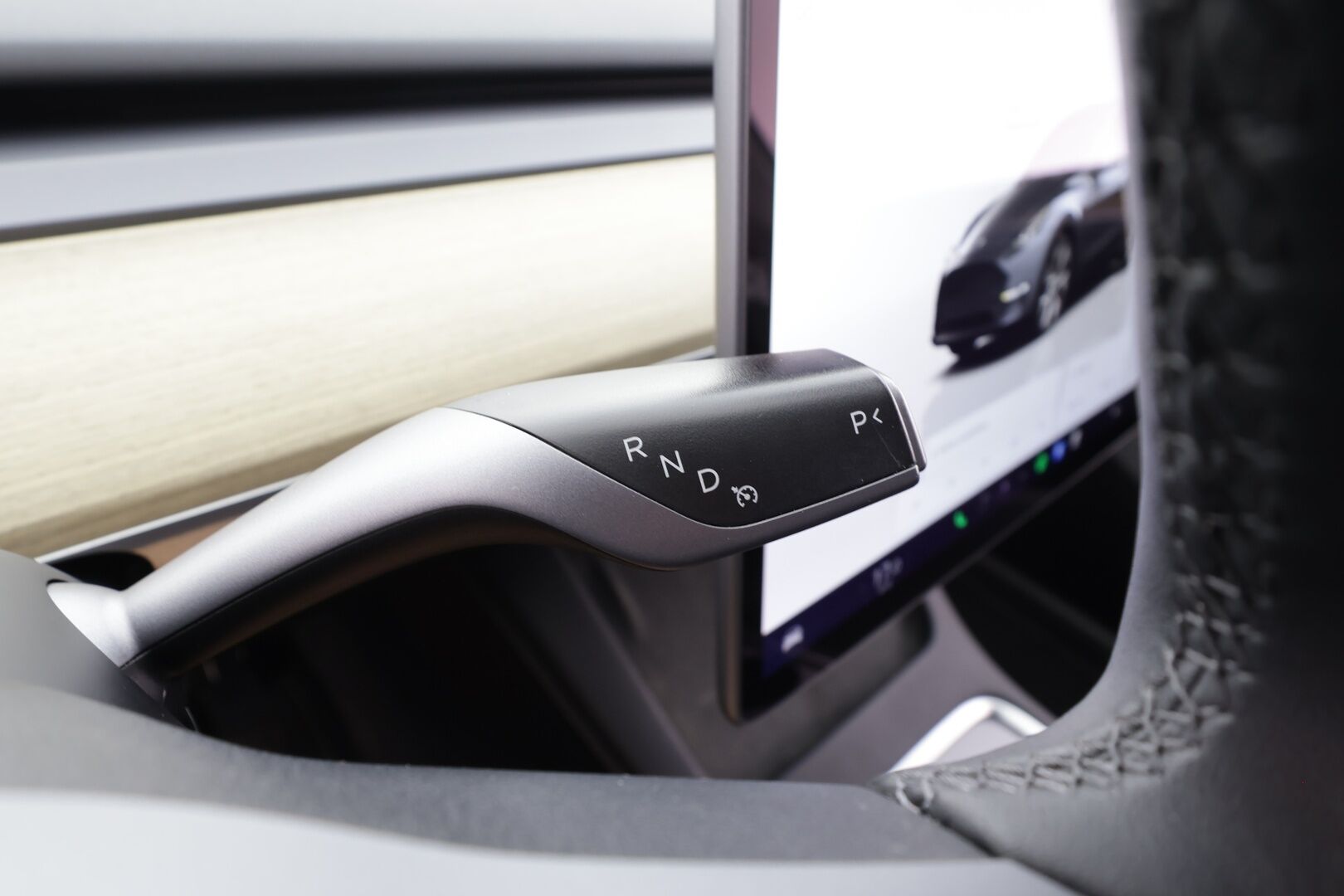 TESLA MODEL Y 2023 RWD - | ACC | ILP | Koukku | Ryzen | Matrix | Premium Audio | Lasikatto | Sähkönahat | Muistipenkki | P.kamera | Autosteer | 2x renkaat aluin | ALV |