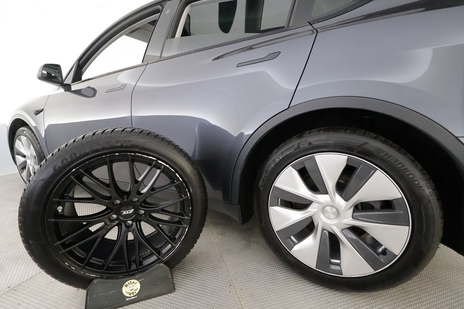 TESLA MODEL Y 2023 RWD - | ACC | ILP | Koukku | Ryzen | Matrix | Premium Audio | Lasikatto | Sähkönahat | Muistipenkki | P.kamera | Autosteer | 2x renkaat aluin | ALV |