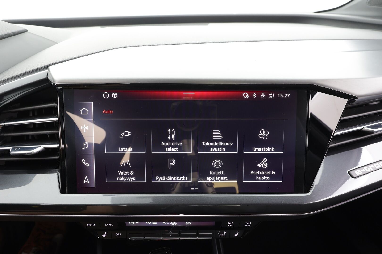 Audi Q4 e-tron 2023 35 S-line - | ACC | ILP | Matrix-LED | P.Kamera | Puolinahat | Digimittaristo | Apple&Android | Matrix-LED | Merkkihuollettu |