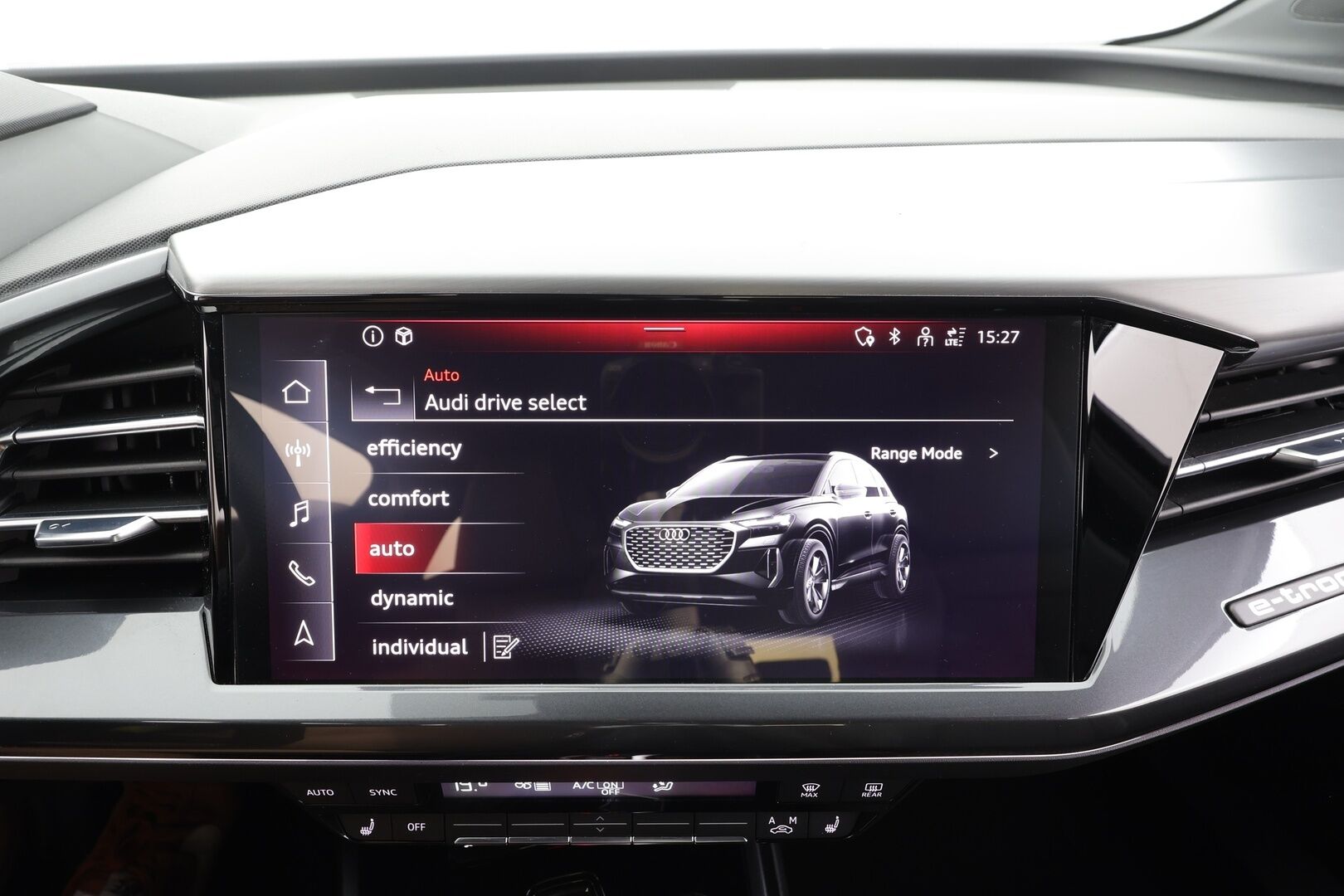 Audi Q4 e-tron 2023 35 S-line - | ACC | ILP | Matrix-LED | P.Kamera | Puolinahat | Digimittaristo | Apple&Android | Matrix-LED | Merkkihuollettu |