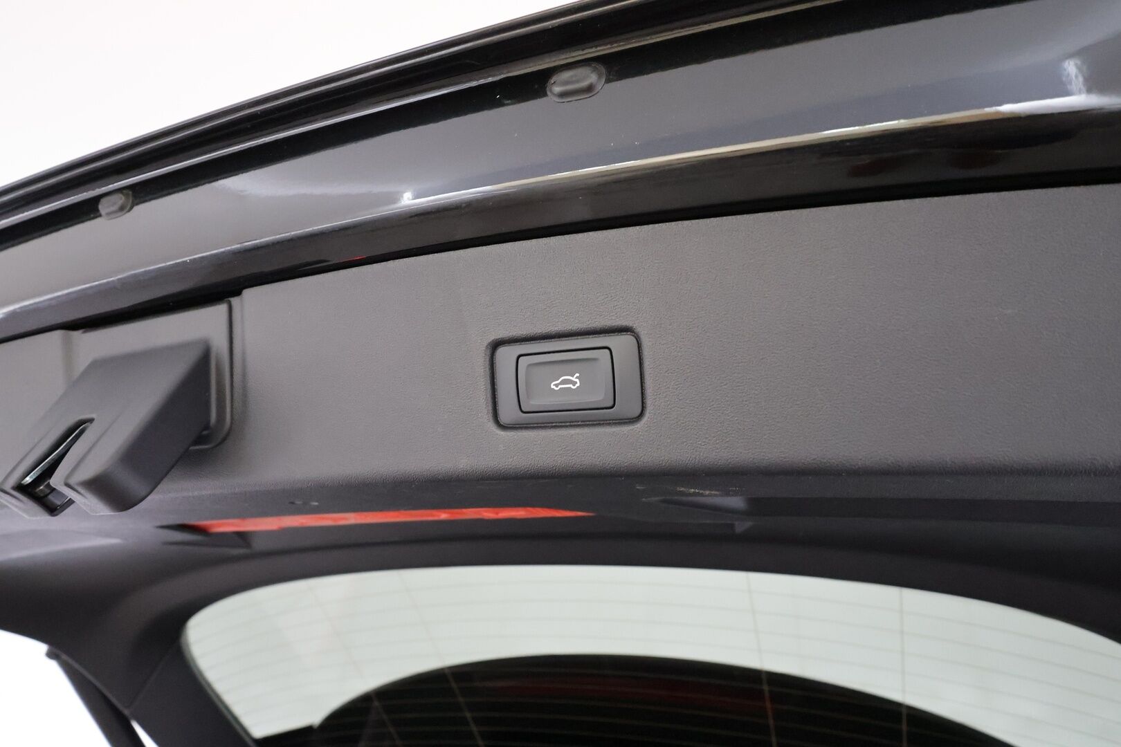 Audi Q4 e-tron 2023 35 S-line - | ACC | ILP | Matrix-LED | P.Kamera | Puolinahat | Digimittaristo | Apple&Android | Matrix-LED | Merkkihuollettu |