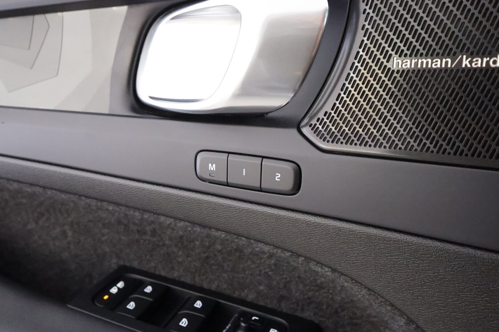 Volvo C40 2023 Recharge Twin Ultimate aut - Vetokoukku | ACC | ILP | Lasikatto | H/K | 360-kamera | Sporttipenkit | Kuskilla Muistipenkki | Ratinlämmitys | LED | Keyless | Apple&Android | 