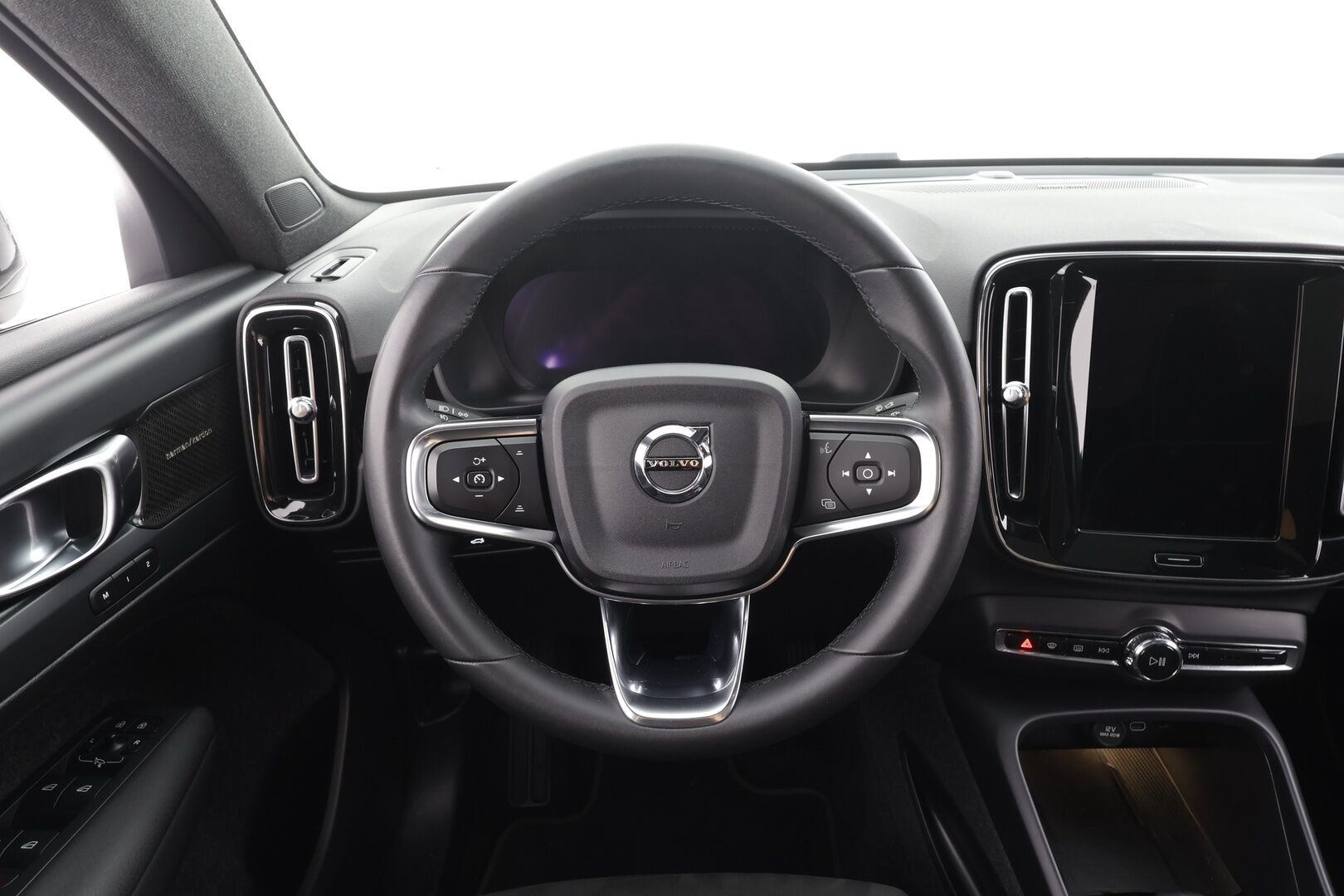 Volvo C40 2023 Recharge Twin Ultimate aut - Vetokoukku | ACC | ILP | Lasikatto | H/K | 360-kamera | Sporttipenkit | Kuskilla Muistipenkki | Ratinlämmitys | LED | Keyless | Apple&Android | 