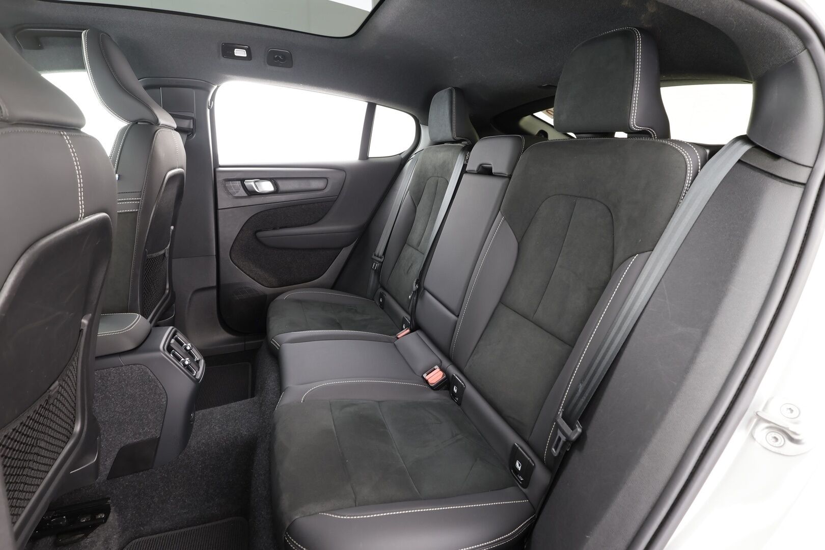 Volvo C40 2023 Recharge Twin Ultimate aut - Vetokoukku | ACC | ILP | Lasikatto | H/K | 360-kamera | Sporttipenkit | Kuskilla Muistipenkki | Ratinlämmitys | LED | Keyless | Apple&Android | 