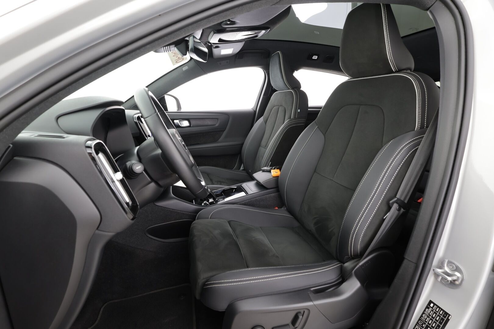 Volvo C40 2023 Recharge Twin Ultimate aut - Vetokoukku | ACC | ILP | Lasikatto | H/K | 360-kamera | Sporttipenkit | Kuskilla Muistipenkki | Ratinlämmitys | LED | Keyless | Apple&Android | 