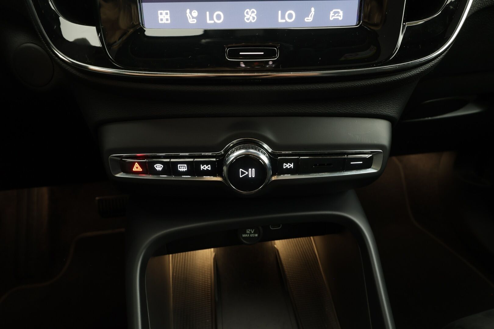 Volvo C40 2023 Recharge Twin Ultimate aut - | ACC | ILP | Lasikatto | H/K | 360-kamera | Sporttipenkit | Ratinlämmitys | LED | Keyless | Apple&Android | 