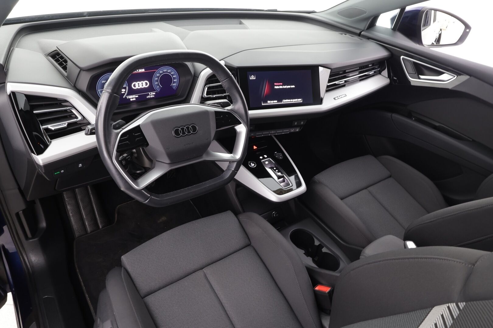 AUDI Q4 E-TRON 2023 45 e-tron quattro - | ACC | ILP | Sporttipenkit | Digimittaristo | P.kamera ja tutkat | Kaistavahti | Pre Sense | Apple & Android | LED | 2x renkaat aluin | ALV |