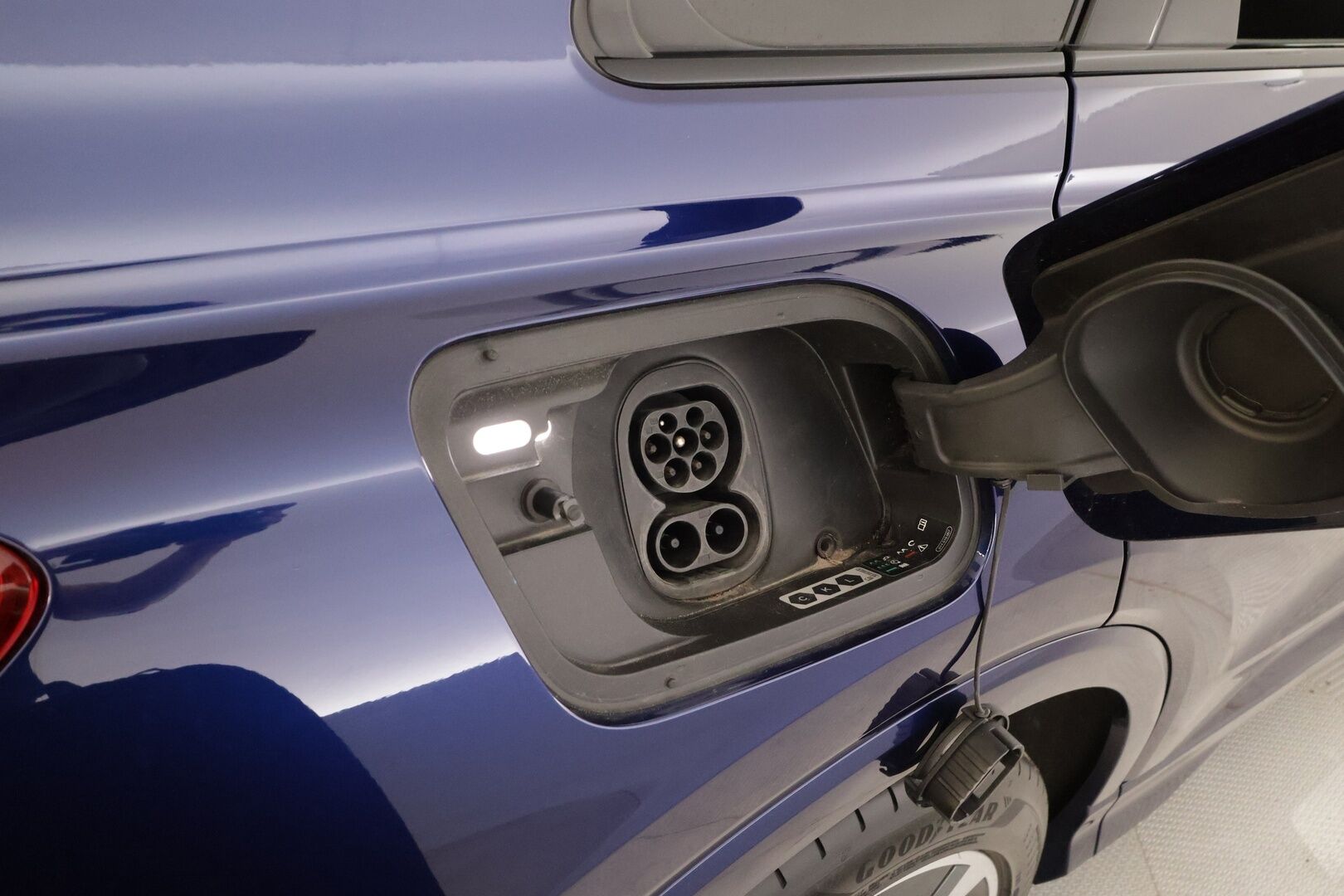 AUDI Q4 E-TRON 2023 45 e-tron quattro - | ACC | ILP | Sporttipenkit | Digimittaristo | P.kamera ja tutkat | Kaistavahti | Pre Sense | Apple & Android | LED | 2x renkaat aluin | ALV |