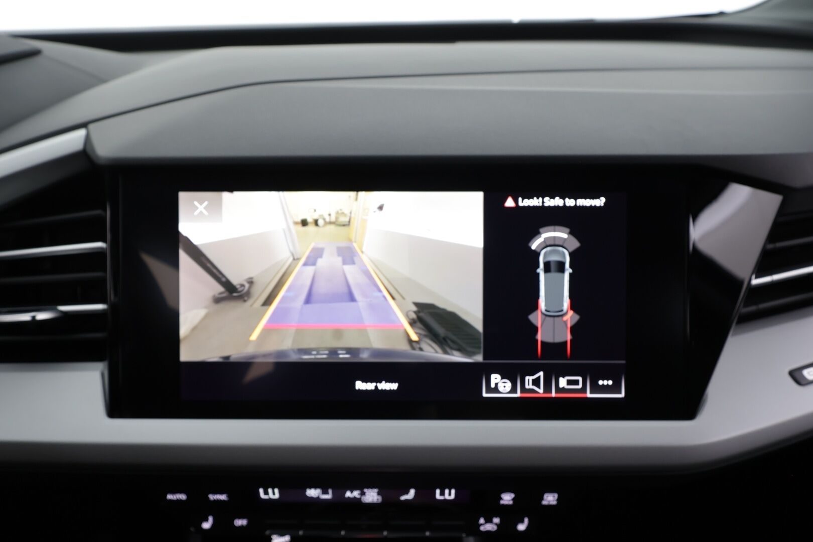 AUDI Q4 E-TRON 2023 45 e-tron quattro - | ACC | ILP | Sporttipenkit | Digimittaristo | P.kamera ja tutkat | Kaistavahti | Pre Sense | Apple & Android | LED | 2x renkaat aluin | ALV |