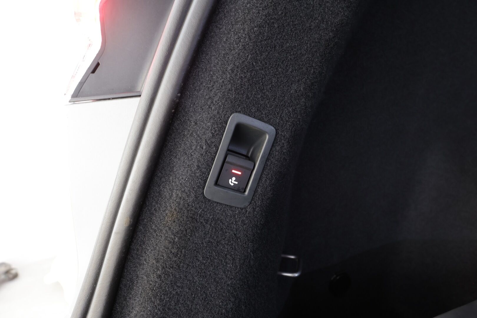 AUDI Q4 E-TRON 2025 45 e-tron quattro Proline Advanced - | Akuston esilämmitys | ACC | ILP | Koukku | Matrix-LED | Sonos | P.Kamera | Sporttipenkit | Keyless | Apple&Android | 1.Om Suomi-auto | Kahdet Renkaat | Merkkihuollettu |