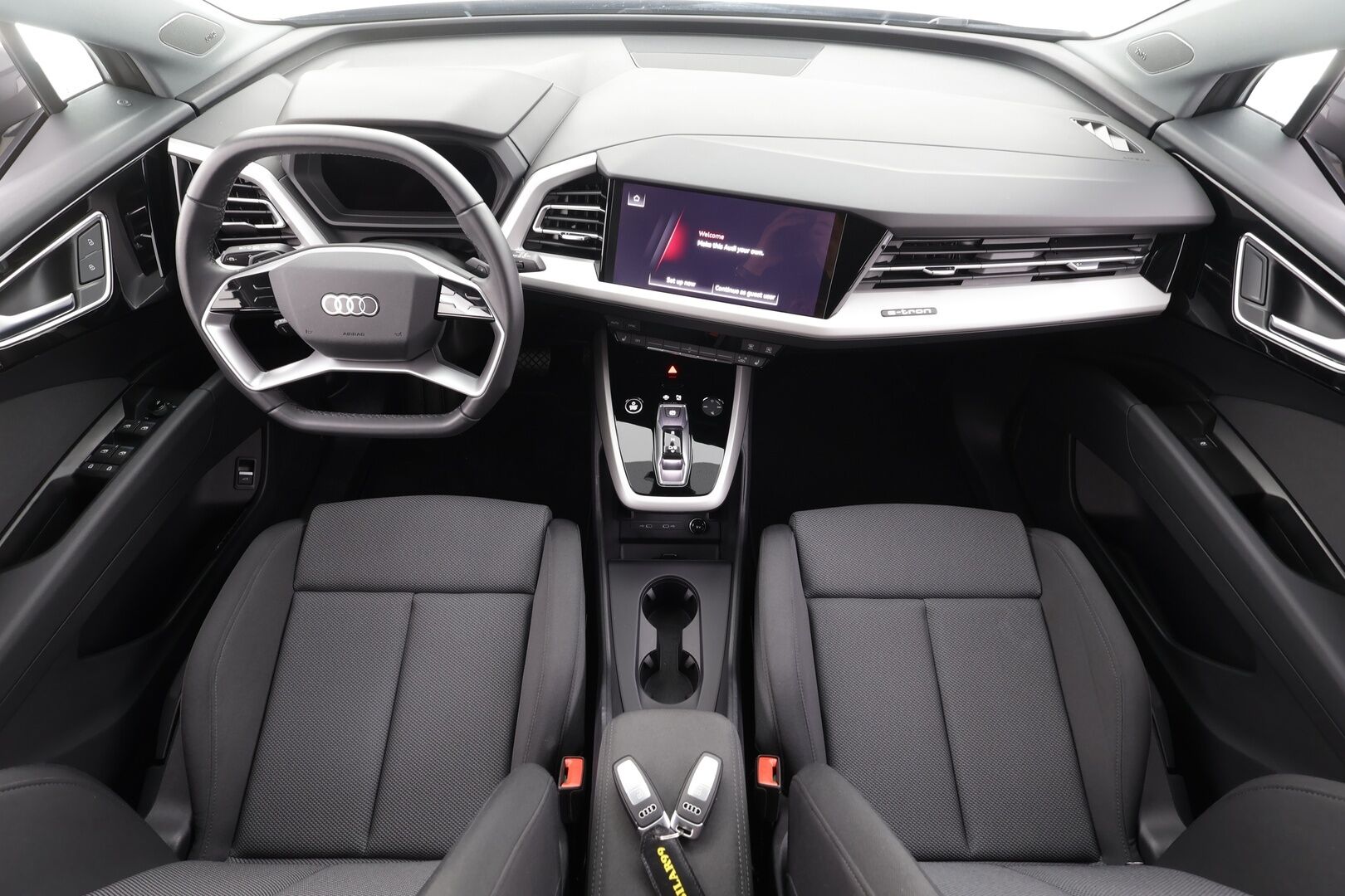AUDI Q4 E-TRON 2025 45 e-tron quattro Proline Advanced - | Akuston esilämmitys | ACC | ILP | Koukku | Matrix-LED | Sonos | P.Kamera | Sporttipenkit | Keyless | Apple&Android | 1.Om Suomi-auto | Kahdet Renkaat | Merkkihuollettu |