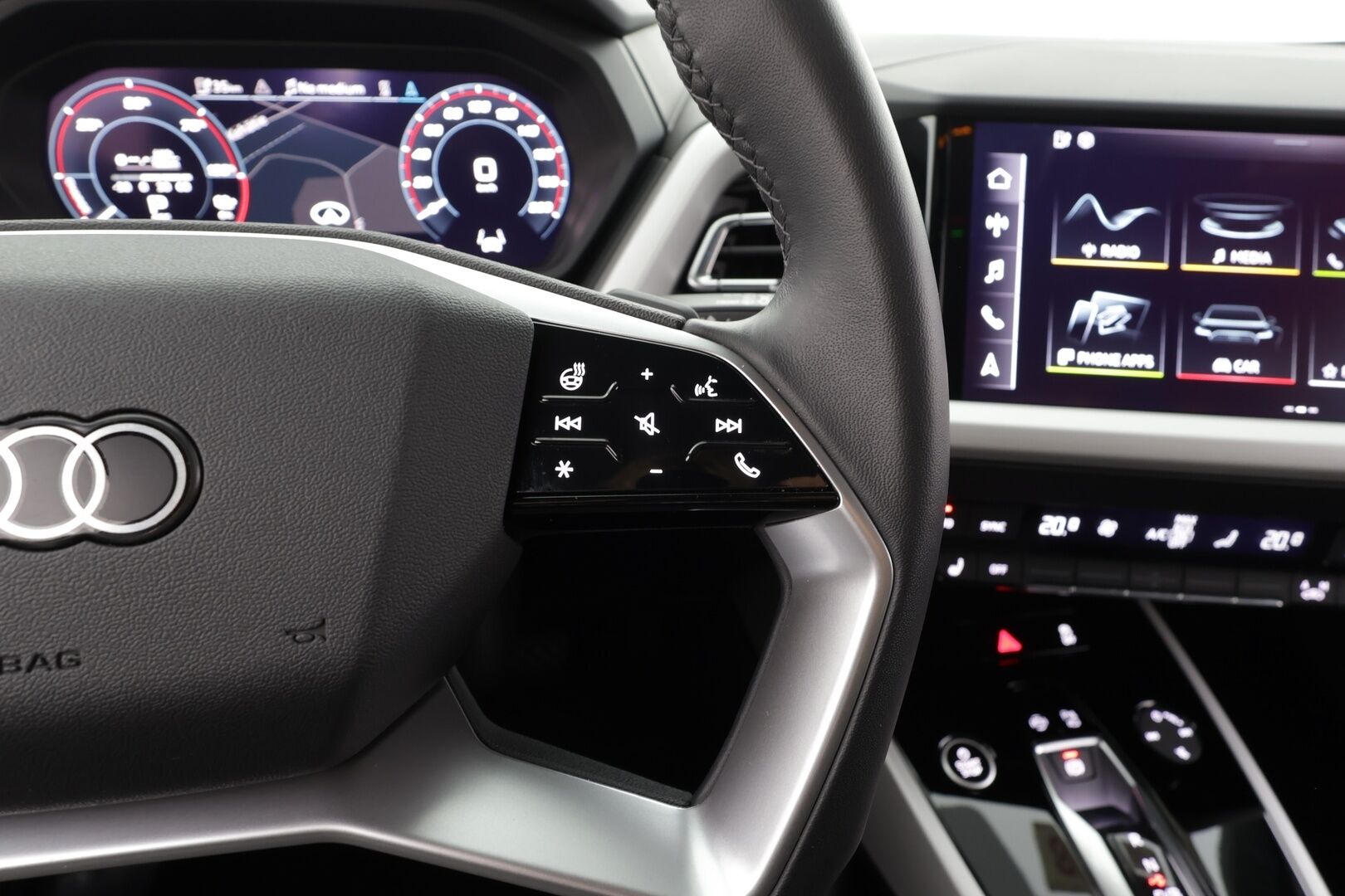 AUDI Q4 E-TRON 2025 45 e-tron quattro Proline Advanced - | Akuston esilämmitys | ACC | ILP | Koukku | Matrix-LED | Sonos | P.Kamera | Sporttipenkit | Keyless | Apple&Android | 1.Om Suomi-auto | Kahdet Renkaat | Merkkihuollettu |