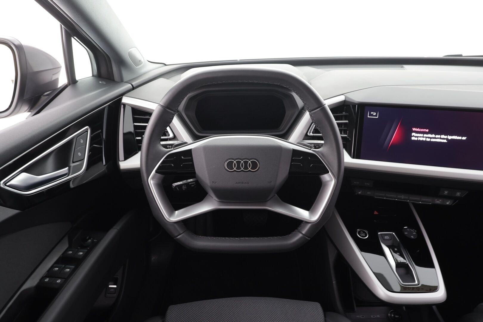 AUDI Q4 E-TRON 2025 45 e-tron quattro Proline Advanced - | Akuston esilämmitys | ACC | ILP | Koukku | Matrix-LED | Sonos | P.Kamera | Sporttipenkit | Keyless | Apple&Android | 1.Om Suomi-auto | Kahdet Renkaat | Merkkihuollettu |