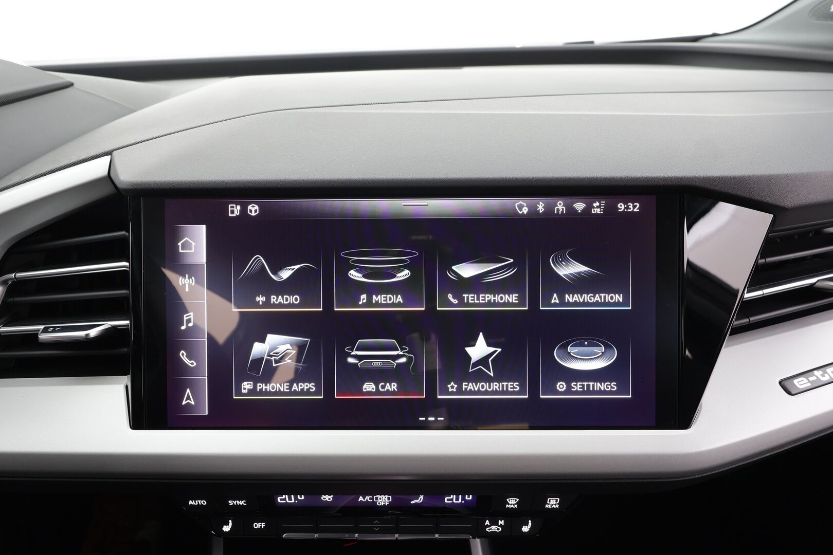 AUDI Q4 E-TRON 2025 45 e-tron quattro Proline Advanced - | Akuston esilämmitys | ACC | ILP | Koukku | Matrix-LED | Sonos | P.Kamera | Sporttipenkit | Keyless | Apple&Android | 1.Om Suomi-auto | Kahdet Renkaat | Merkkihuollettu |