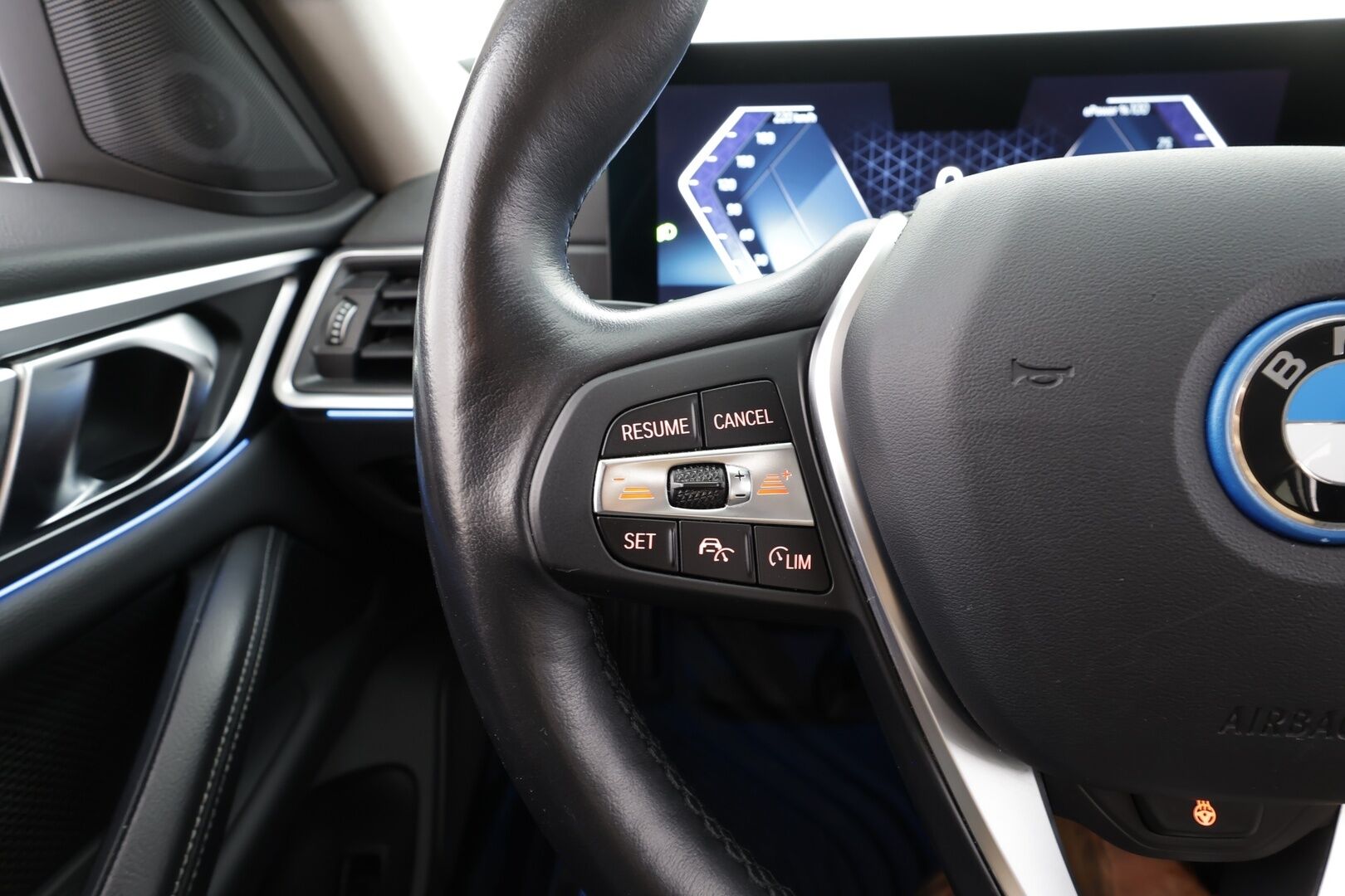 BMW I4 2024 eDrive40 - | ACC | Lisälämmitin | Koukku | Widescreen | HIFI | 360-Kamera | LED | Sporttipenkit | Navi | Apple&Android | Kahdet Renkaat | Merkkihuollettu |
