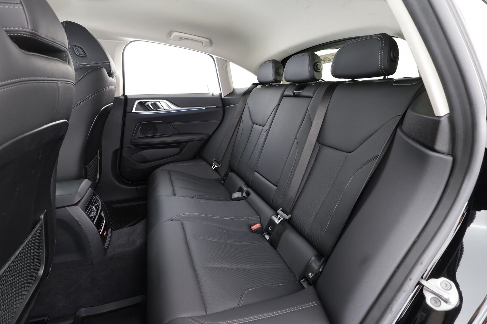 BMW I4 2024 eDrive40 - | ACC | Lisälämmitin | Koukku | Widescreen | HIFI | 360-Kamera | LED | Sporttipenkit | Navi | Apple&Android | Kahdet Renkaat | Merkkihuollettu |