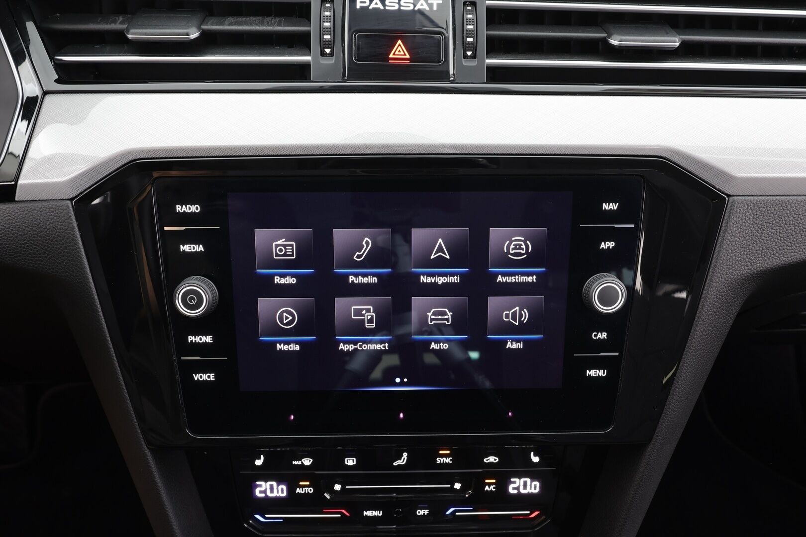 Volkswagen Passat 2023 Variant Comfort Business 1,5 TSI EVO 110 kW DSG - | ACC | Koukku | LED | Ergo comfort Istuin | P.tutkat | Navi | Apple&Android | 